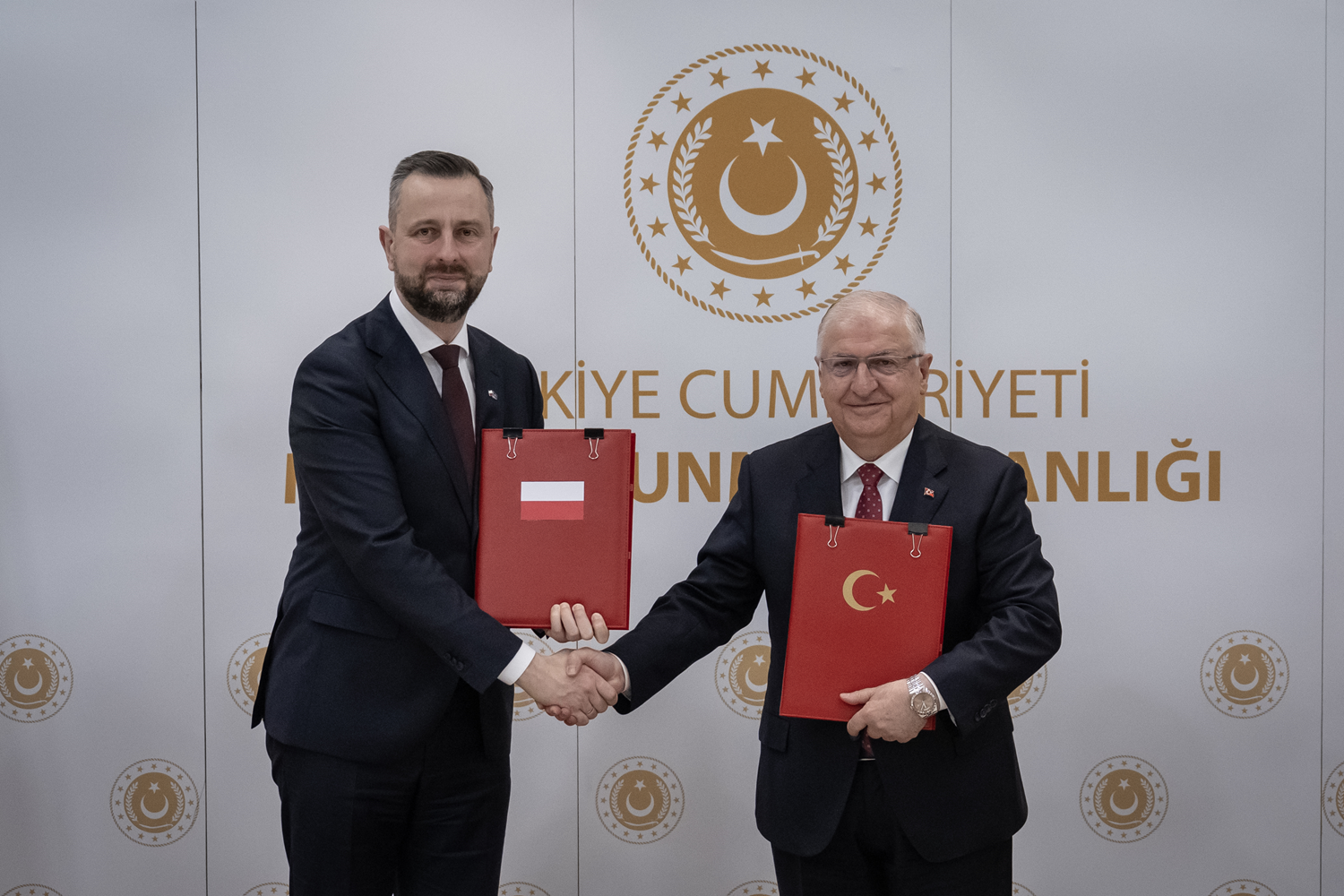 Turški in poljski obrambni minister sta se sestala in podpisala sporazum o sodelovanju