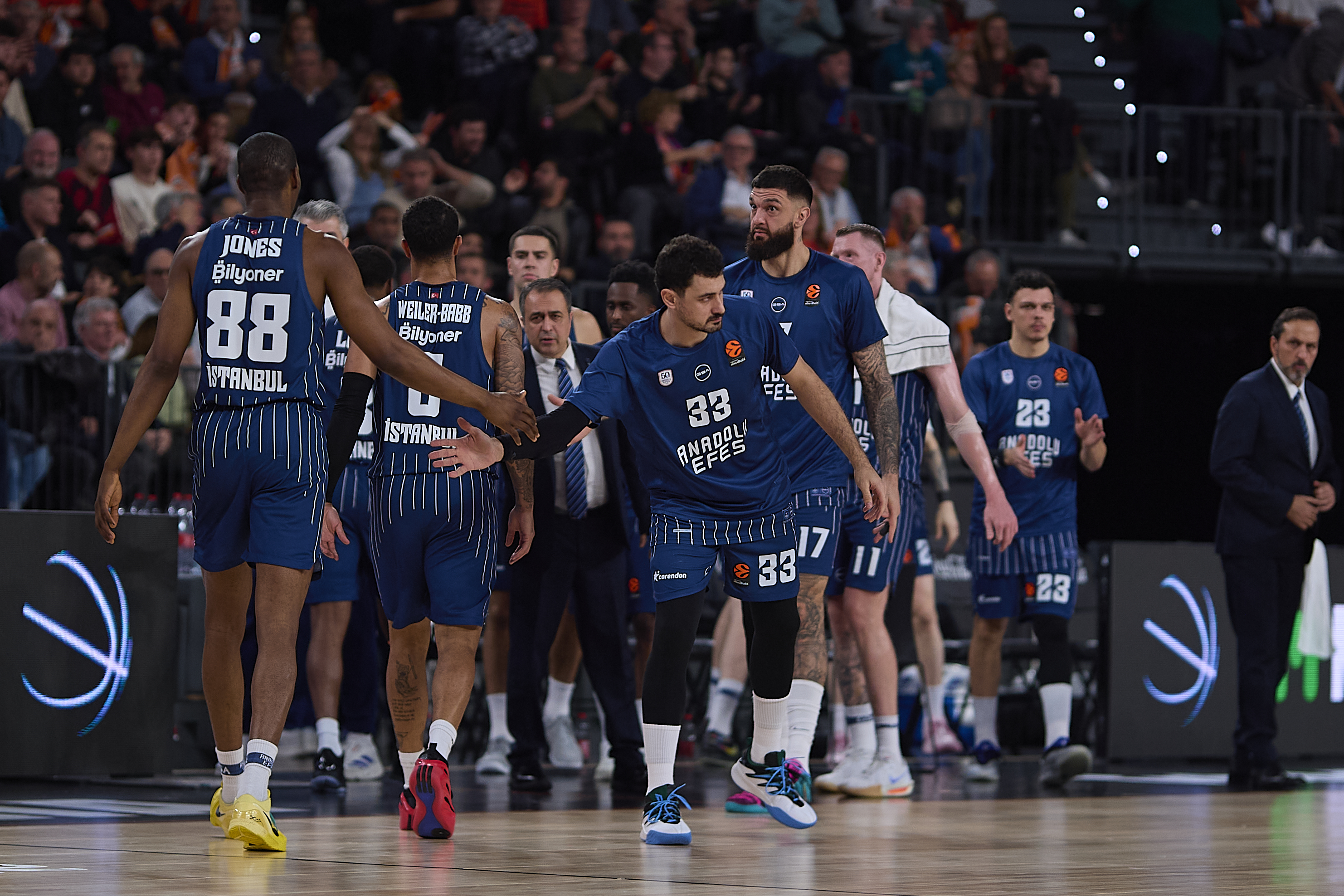 Anadolu Efes, Avrupa Ligi'nde Zalgiris deplasmanında