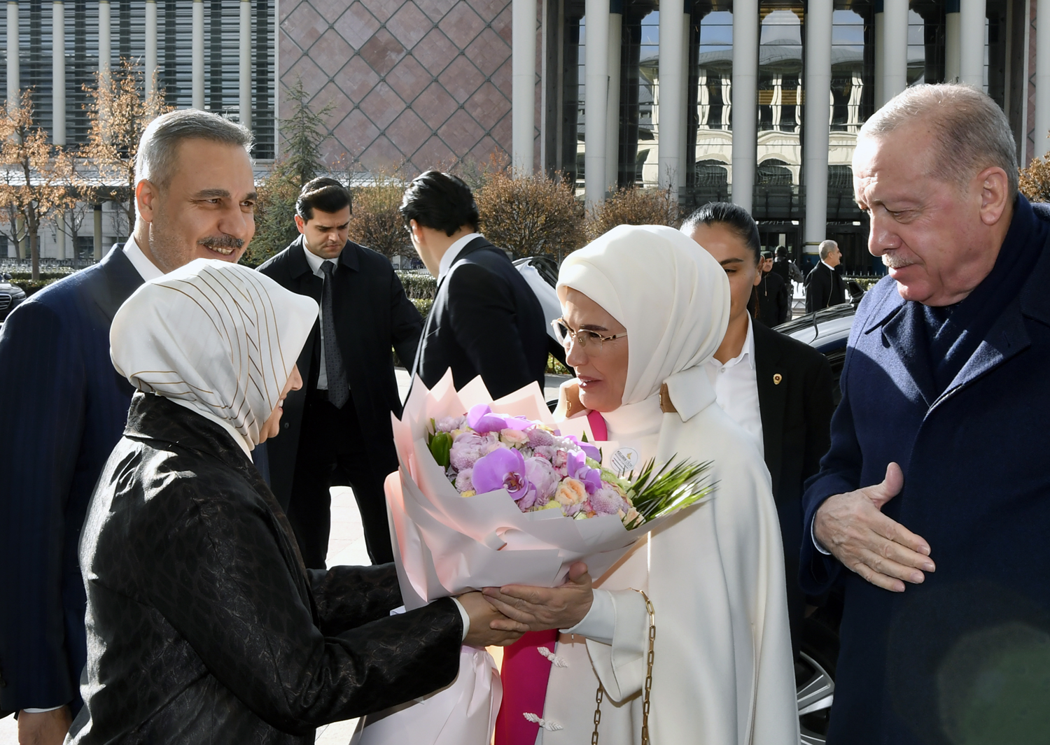 Cumhurbaşkanı Erdoğan, Büyükelçiler Konferansı'na eşi Emine Erdoğan ile katıldı