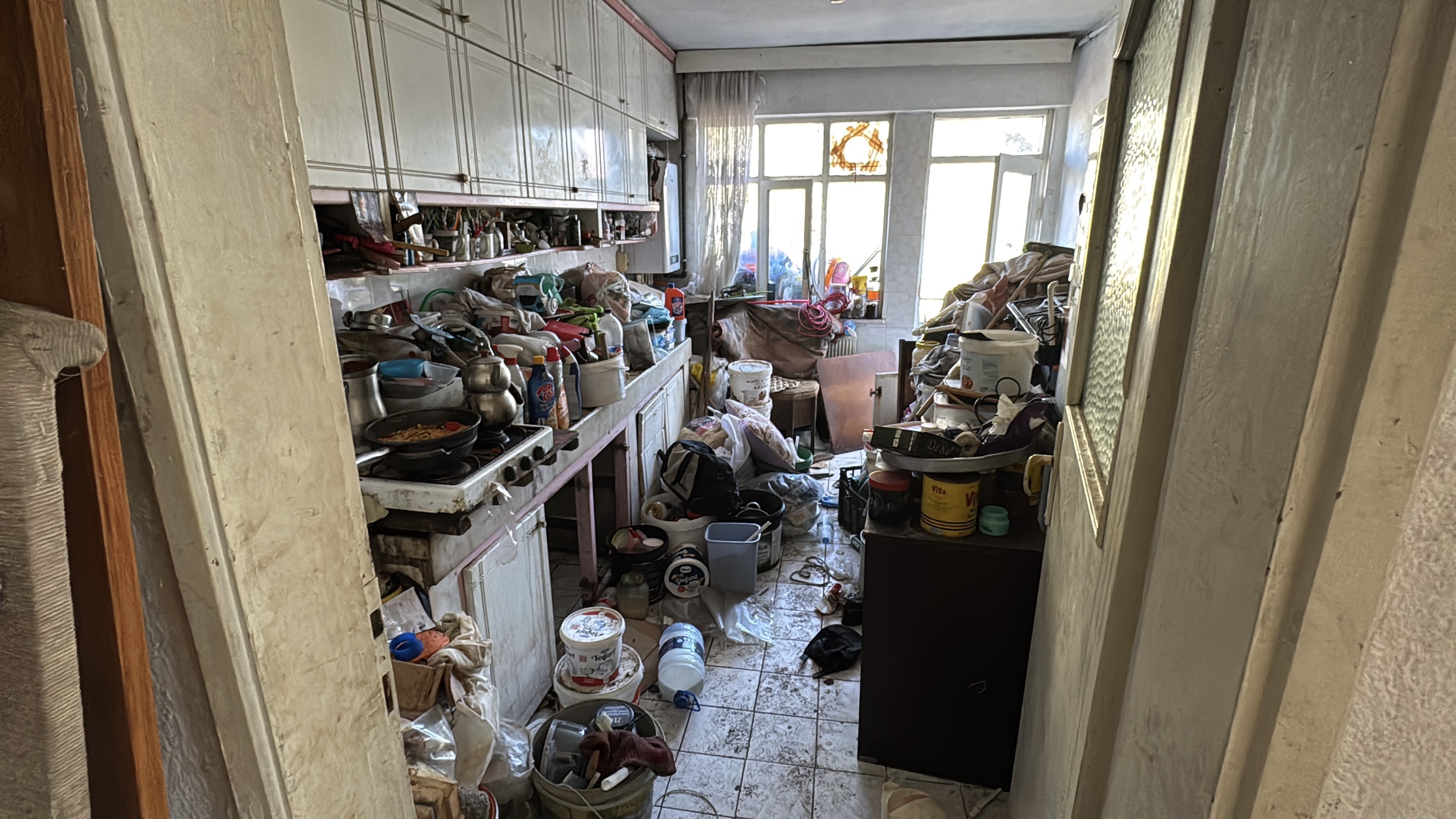 Karabük'te çöp ev vakası: 10 kamyon atık çıktı