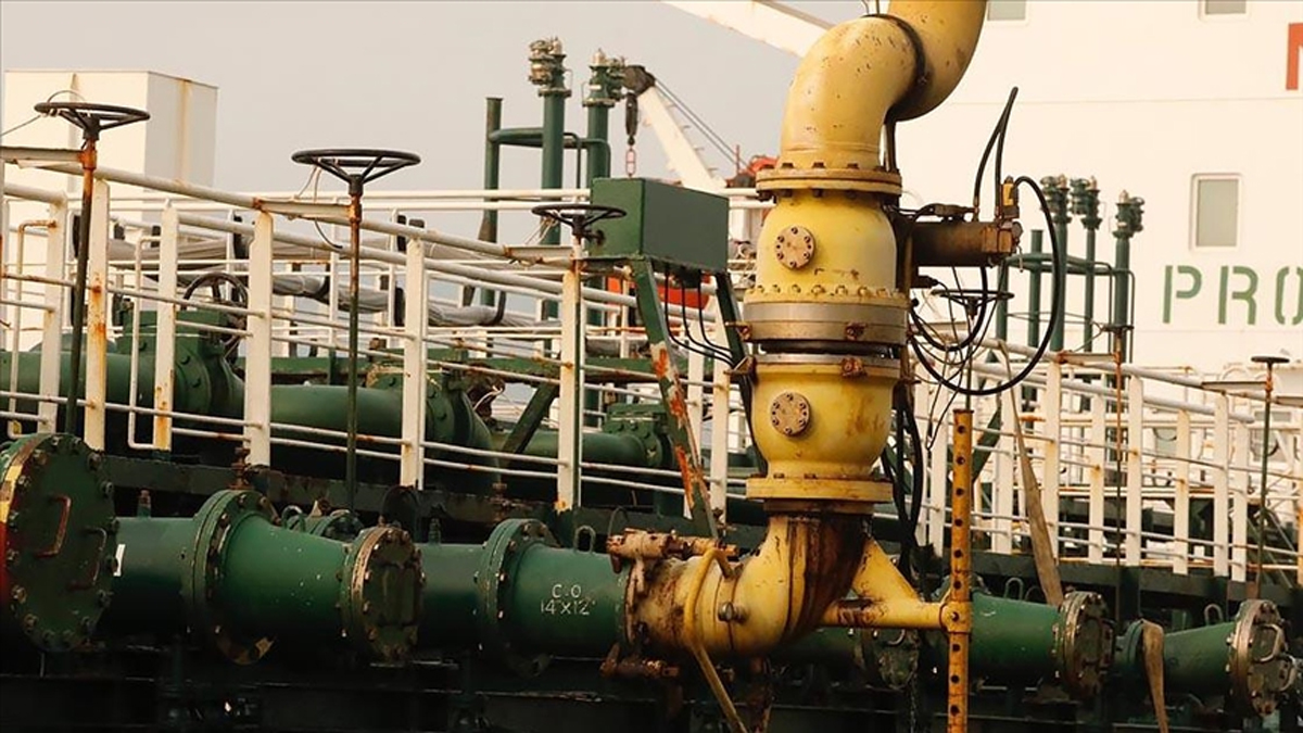 Venezuelanski obrambni minister Lopez obljublja zaščito domovine "za vsako ceno", podpredsednica Rodriguez zavrača "brezplačno nafto"