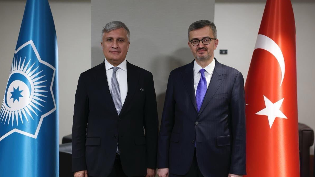 Burhanettin Duran in Ömer Kocaman razpravljala o boju proti dezinformacijam v turškem svetu