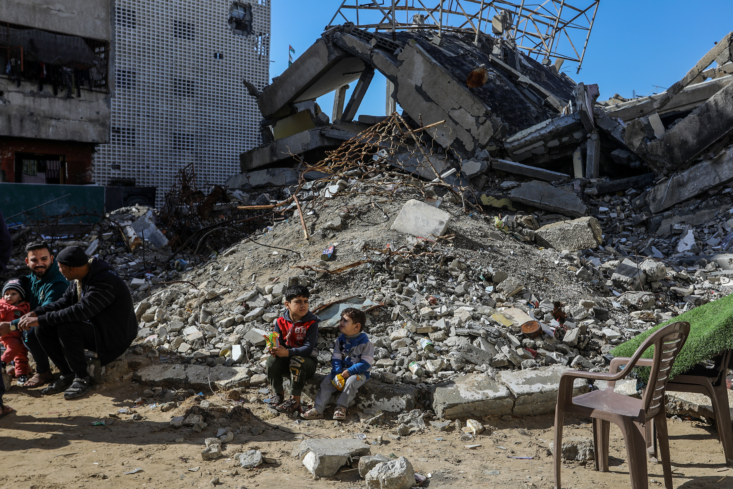 Izraelska vojska kljub prekinitvi ognja napadla različna območja v Gazi