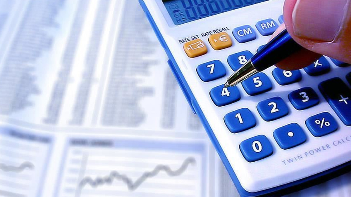 Spremembe davkov in pristojbin za leto 2026 stopile v veljavo, vključno z novostmi pri najemninah, vozilih in skladih