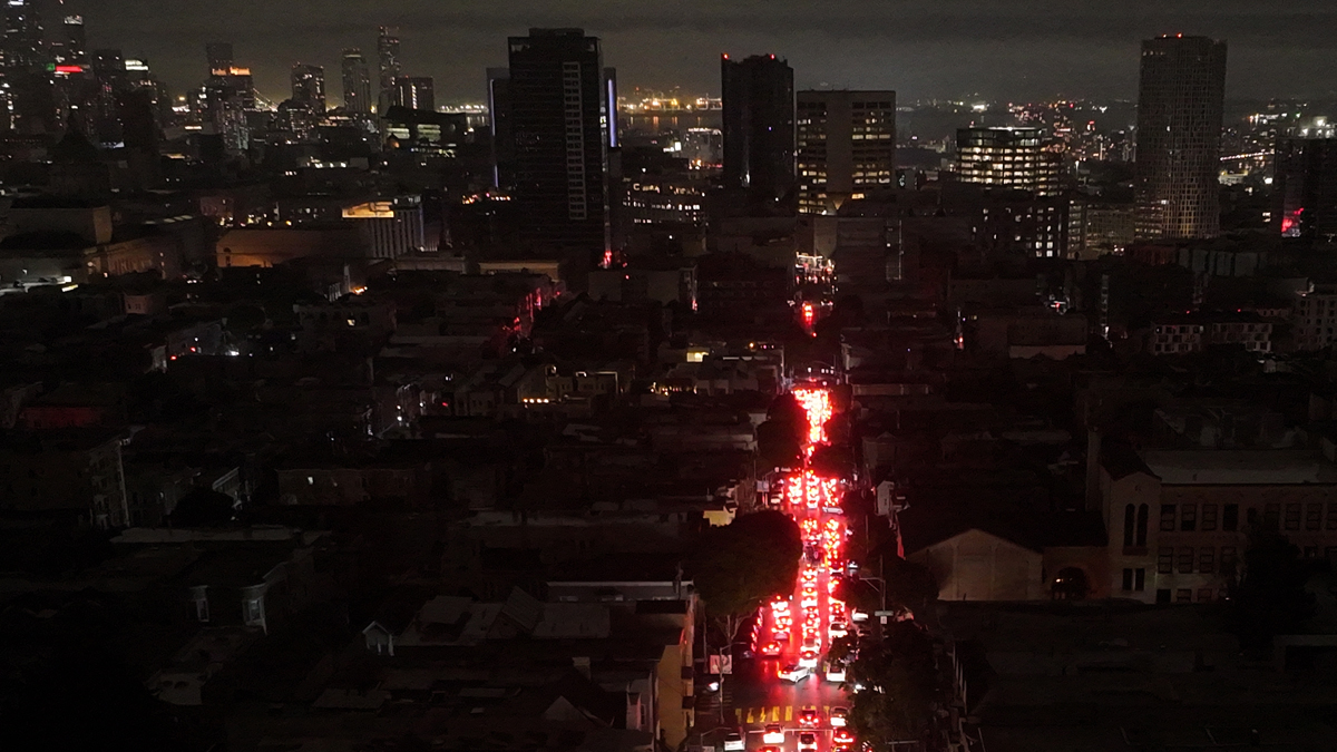 ABD'de elektrik krizi! 130 bin ev ve iş yeri karanlıkta kaldı