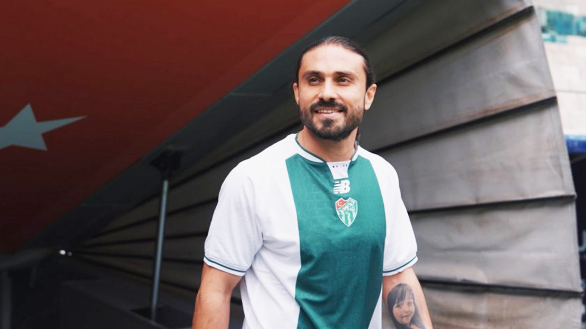 Bursaspor okrepil ekipo z izkušenim Halilom Akbunarjem iz Eyüpsporja