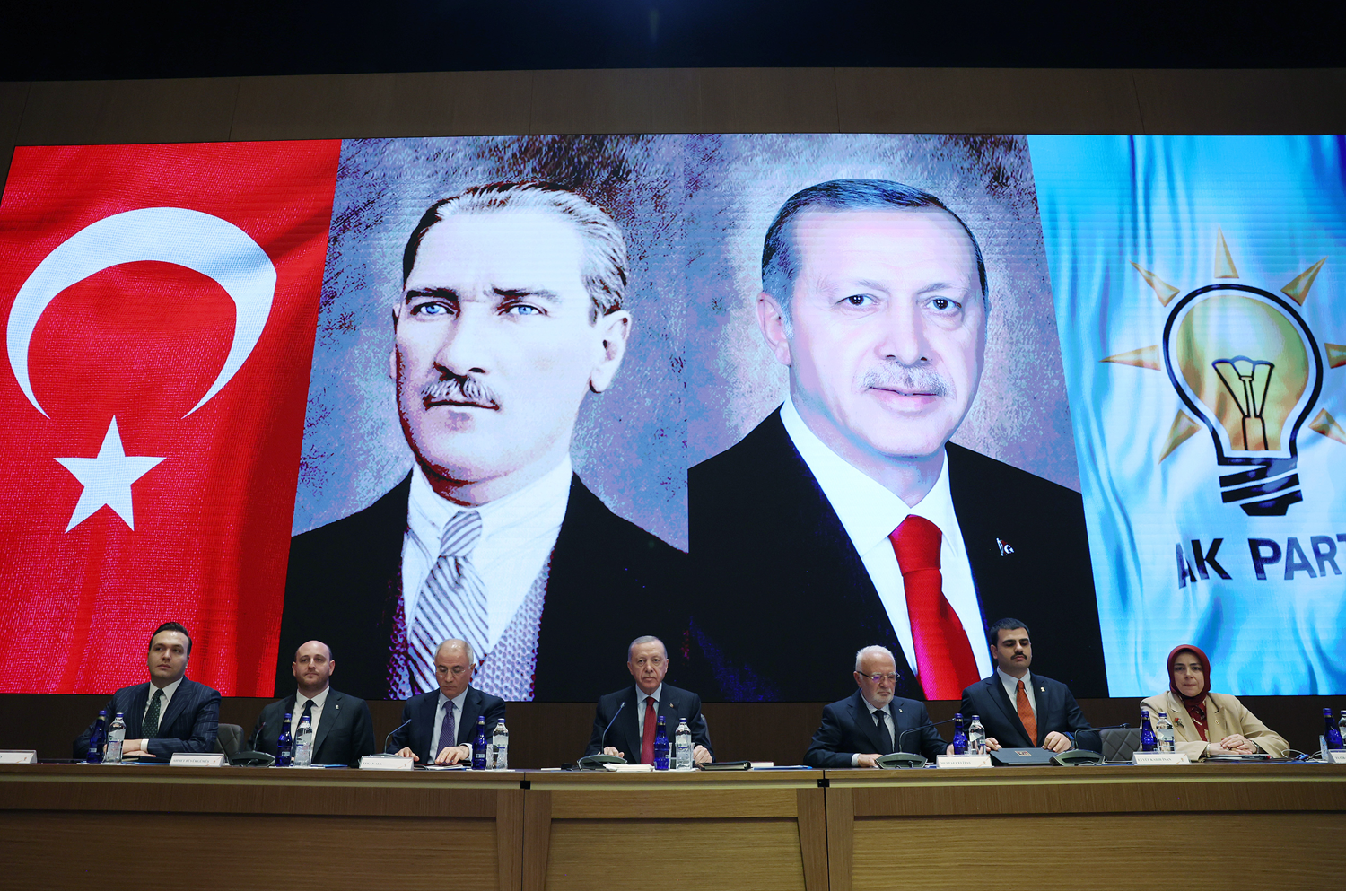 AK Parti MKYK toplandı