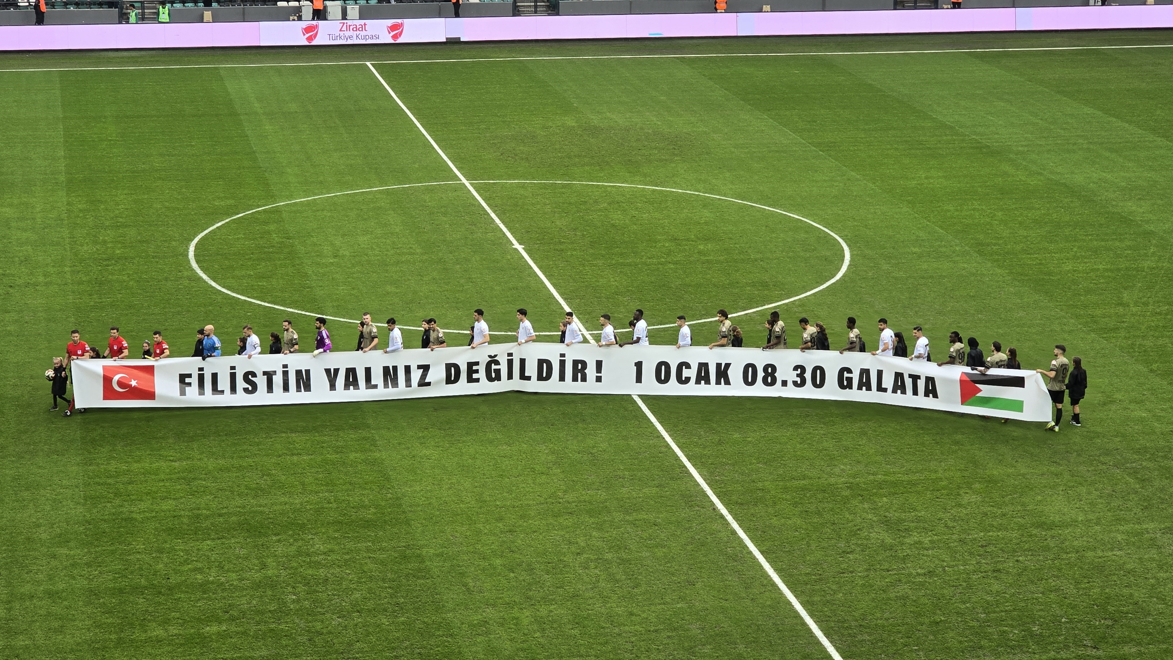 Kupa maçında anlamlı davet: Filistin yalnız değildir
