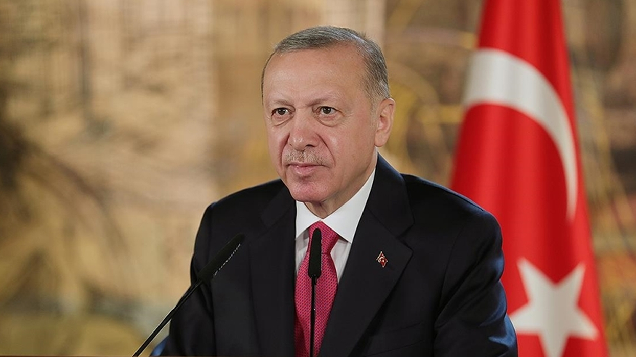 Turški voditelji se spominjajo pesnika Mehmeta Akifa Ersoya ob 89. obletnici smrti