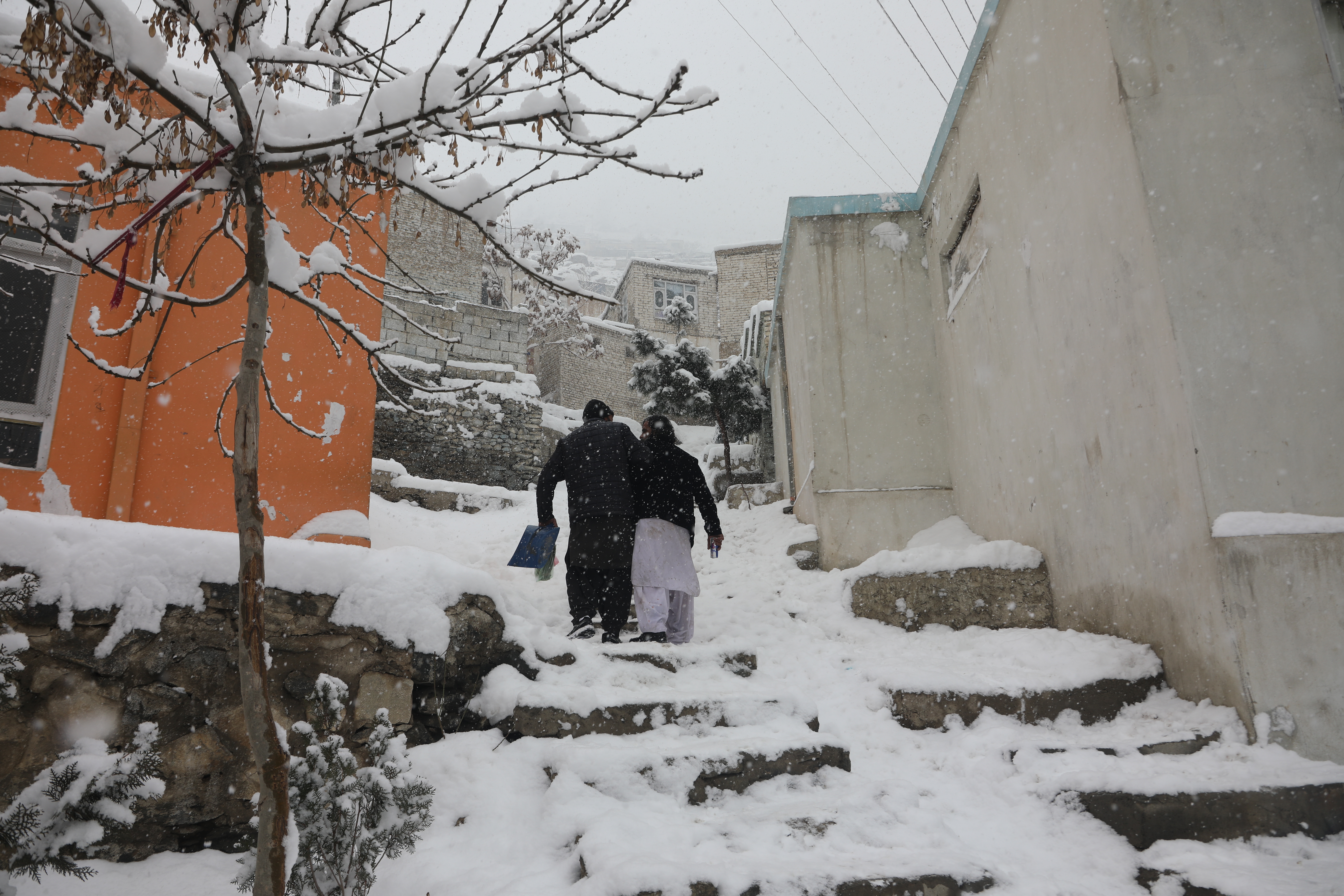V Afganistanu zaradi sneženja in poplav umrlo 12 ljudi