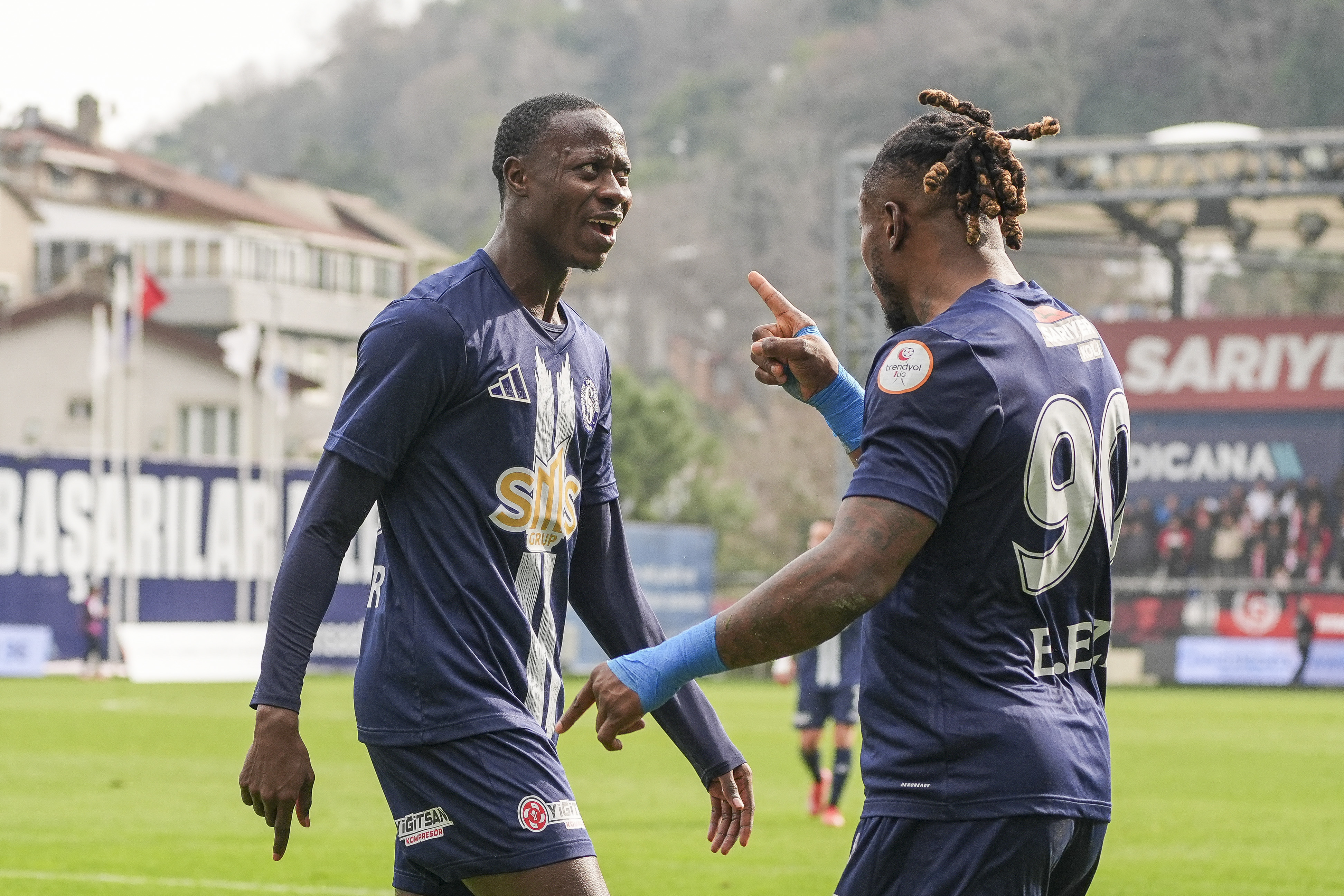 Sarıyer evinde tek golle kazandı