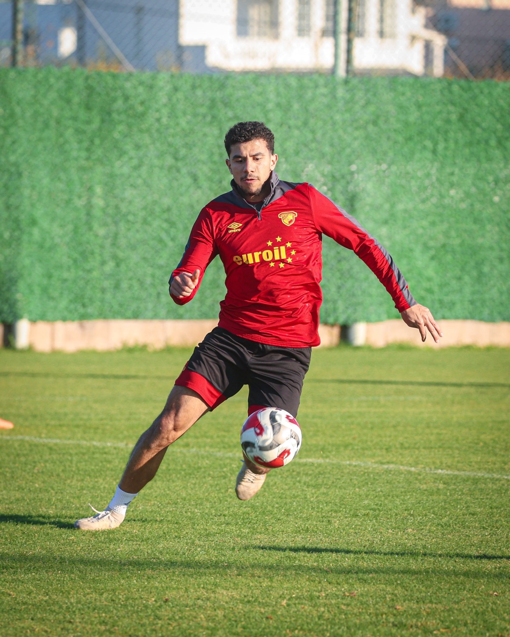 Göztepe'de Ibrahim Sabra kiralık gitti