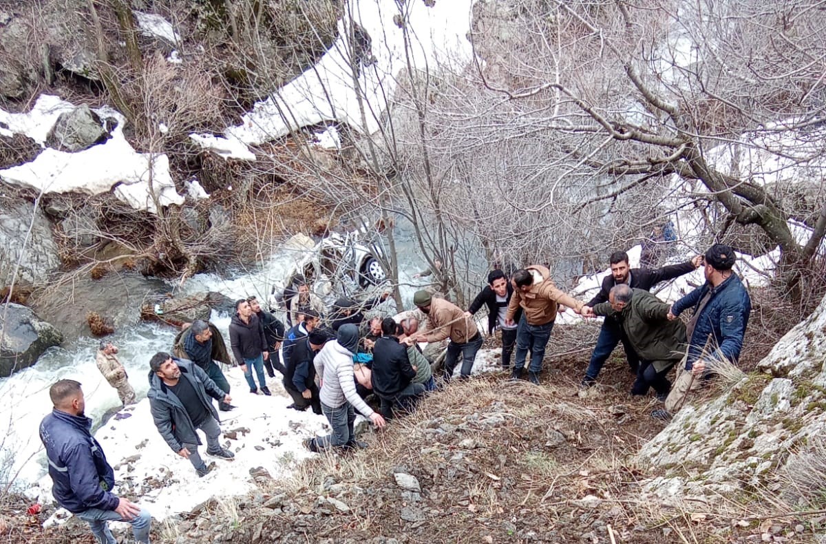 Bitlis'te feci kaza: Ölü ve yaralılar var