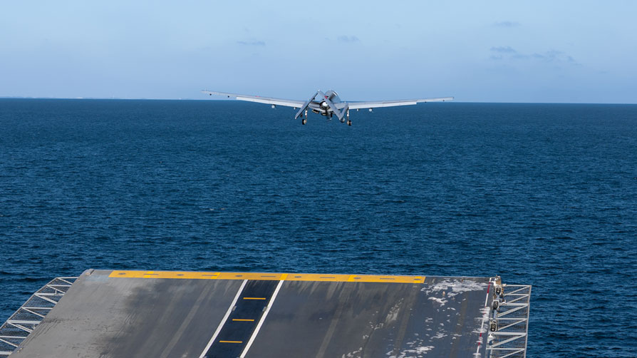 TB3 Almanları mest etti! Kiel Körfezi'ndeki çıkarma dillerinden düşmüyor