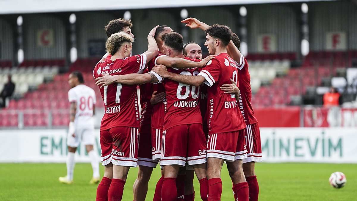 Ümraniyespor 4 golle kazandı