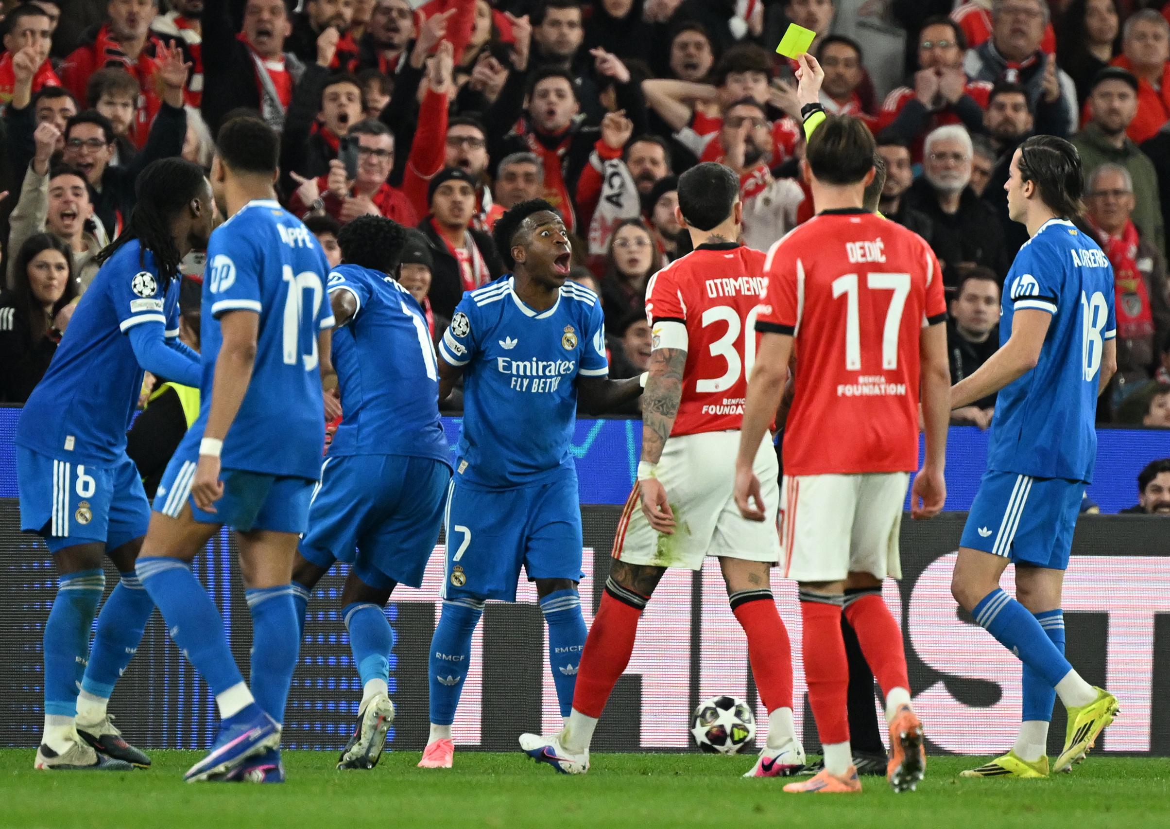 UEFA, Benfica-Real Madrid maçındaki ırkçılık iddialarına ilişkin soruşturma başlattı