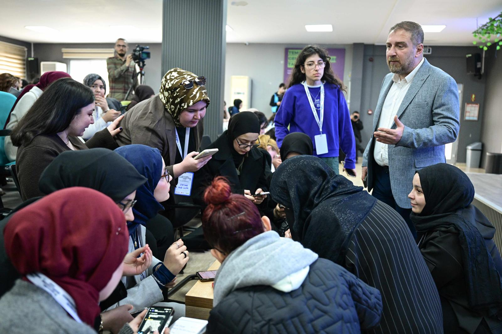 Dezenformasyona karşı gençlik kalkanı: Antalya'da medya etiği kampı