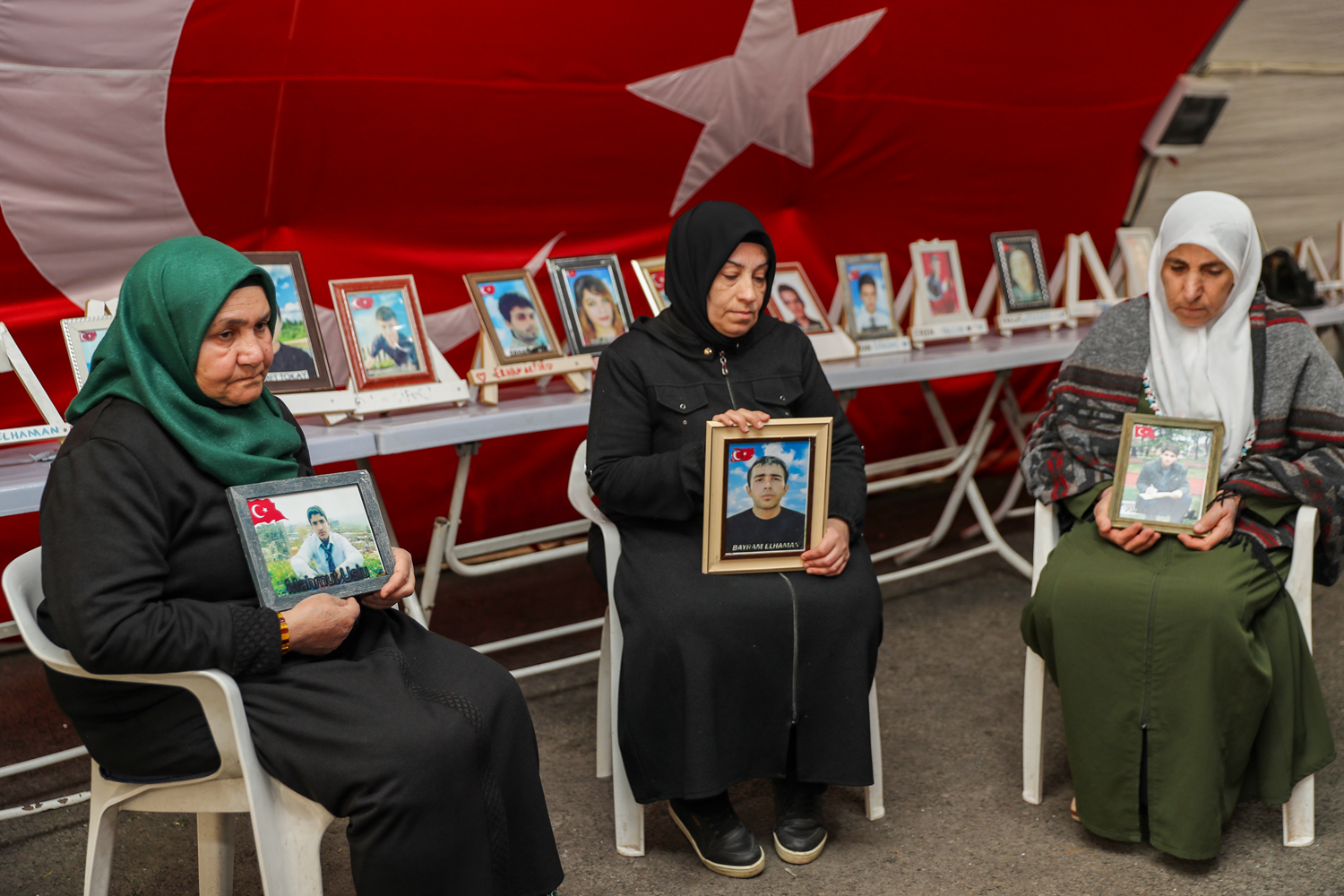 Diyarbakır anneleri ramazanda da evlatları için nöbette