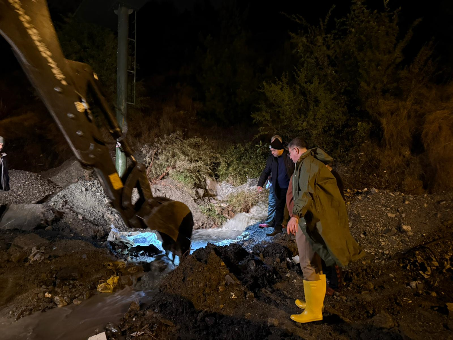 Hatay'da heyelan: Ekipler sevk edildi