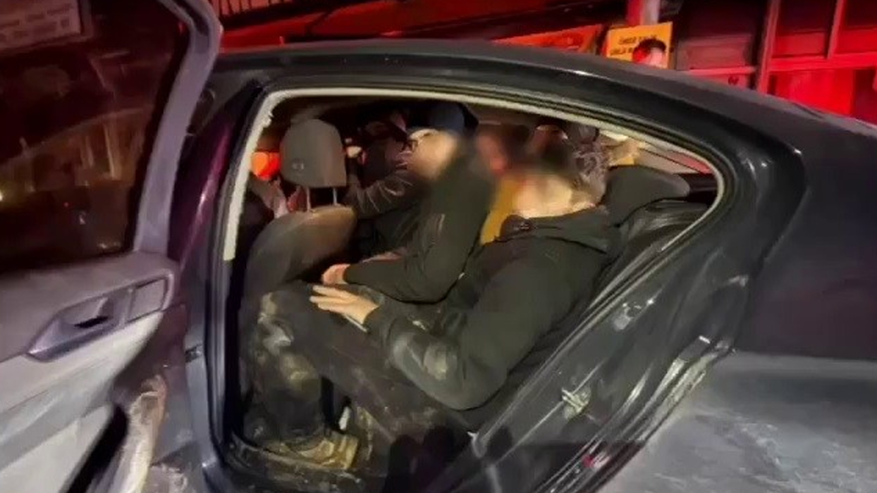 Hatay'da insan kaçakçılığı operasyonu: Araçtan 10 göçmen çıktı