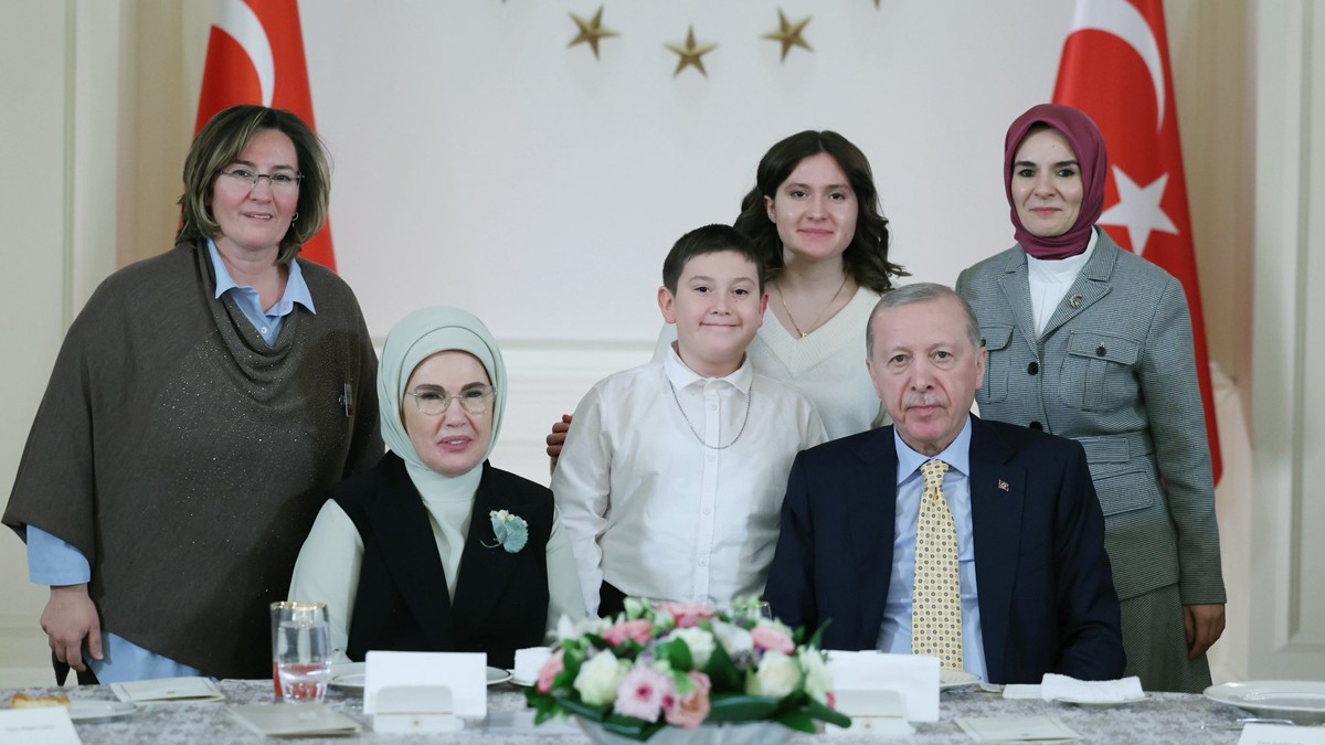 İlk iftar şehit aileleri ile! Emine Erdoğan: Büyük bir memnuniyet duyduk
