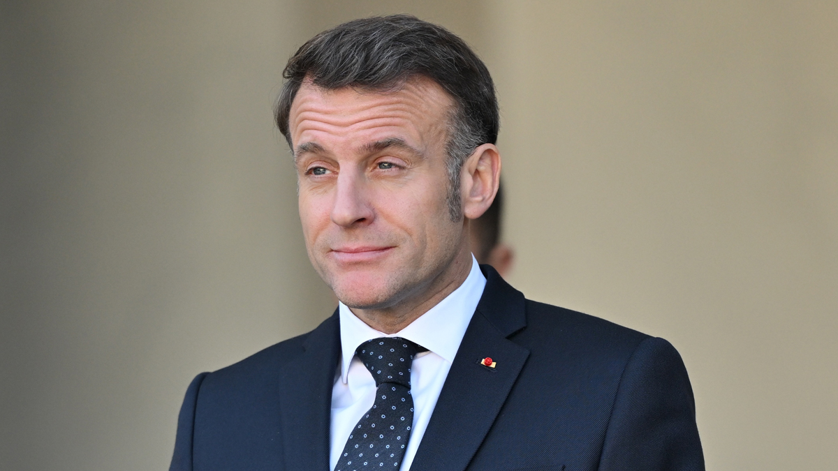 Macron: Aşırı öz güven hatalara yol açıyor