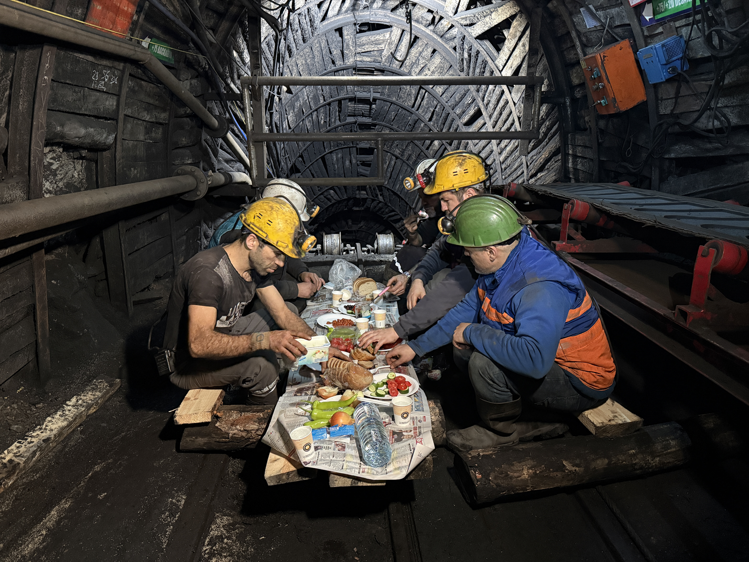 Maden işçilerinden yerin altında sahur