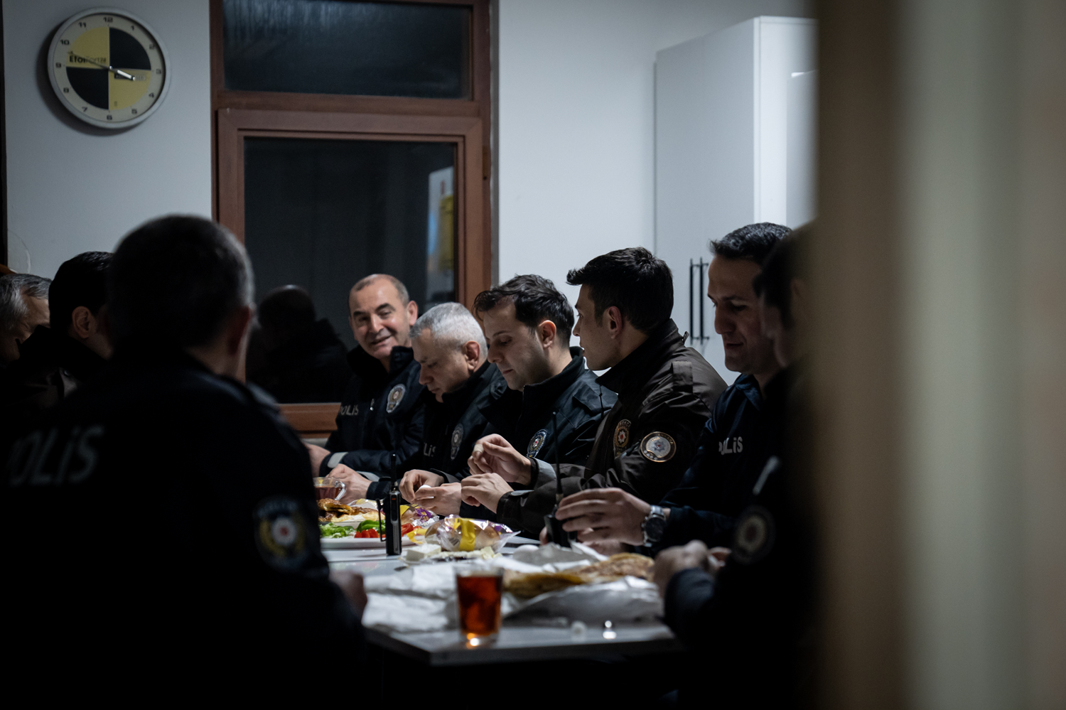 Polisler ramazanın ilk sahurunu mesai başında yaptı