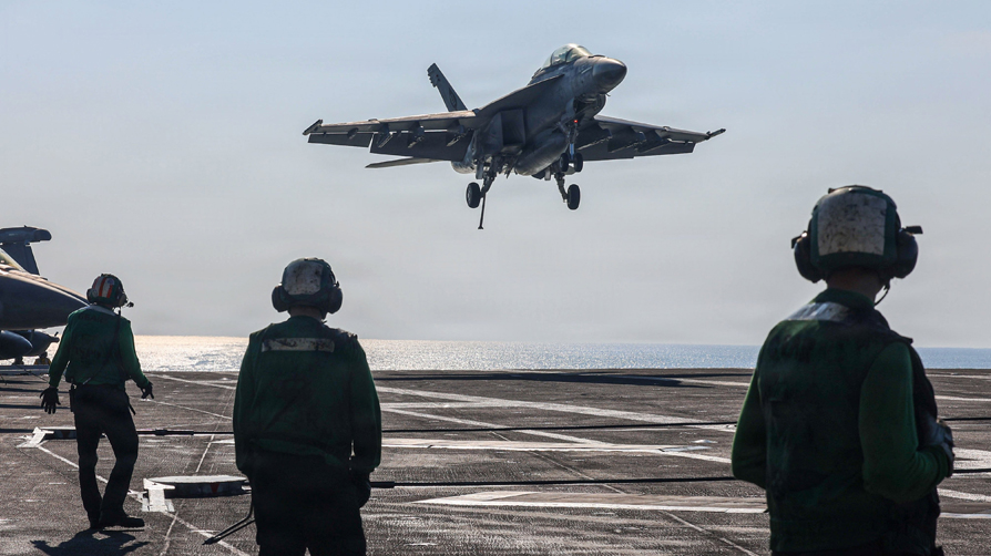 Savaş uçakları bölgeye sevk edildi... "ABD ordusu saldırıya hazır" iddiası