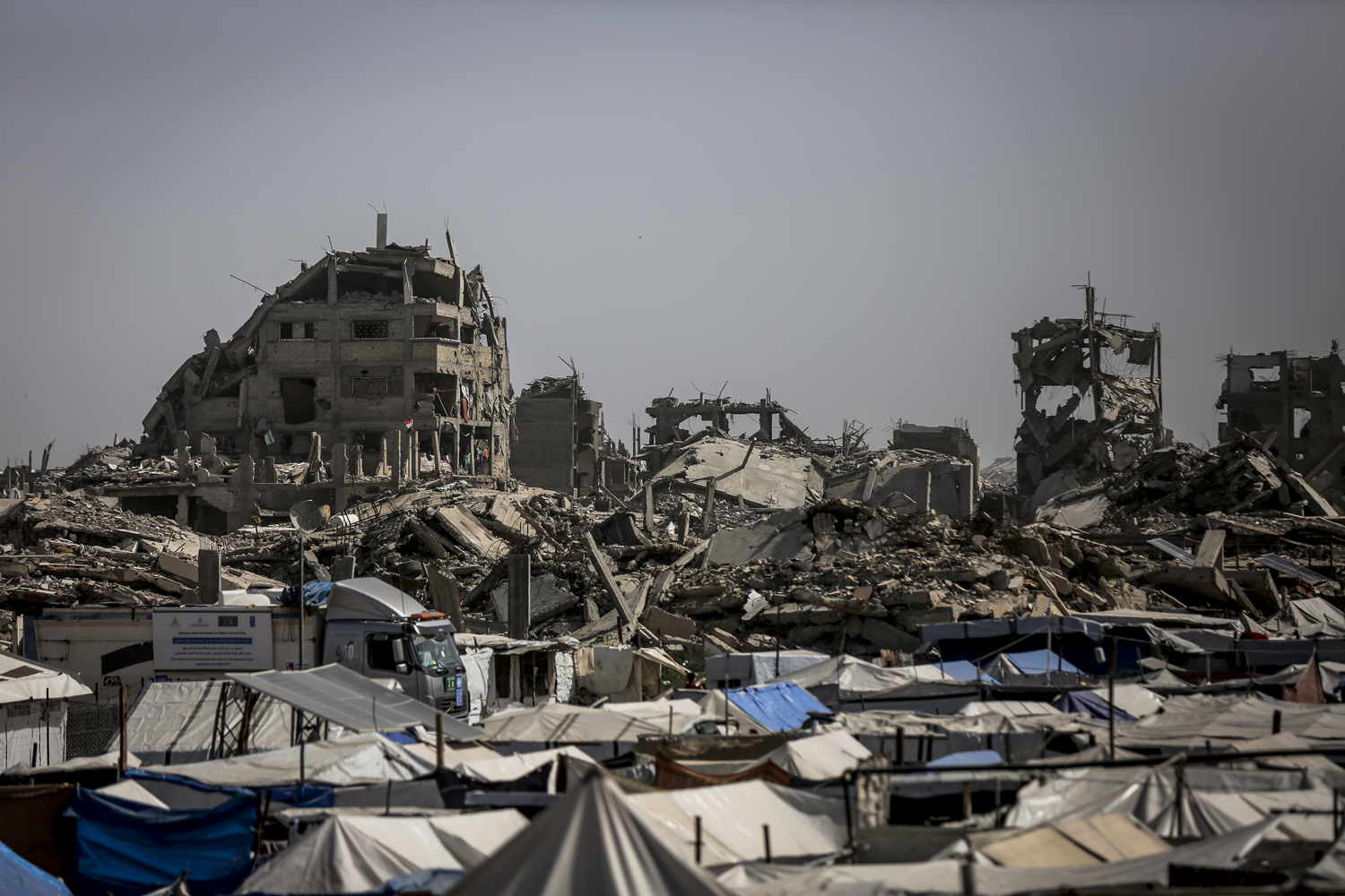 Soykırımcı İsrail ateşkesi hiçe saydı: Gazze'de can kaybı 72 bin 69'a çıktı