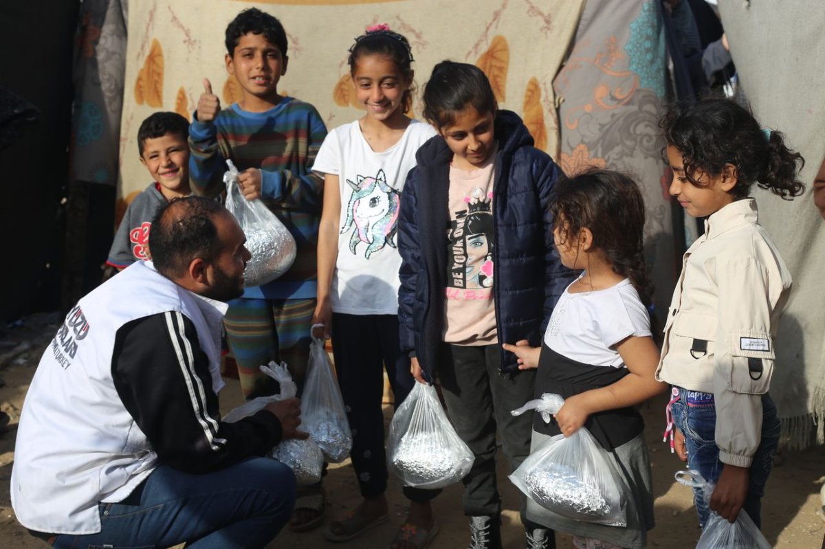 Yeryüzü Doktorları açlıkla mücadele için kampanya başlattı
