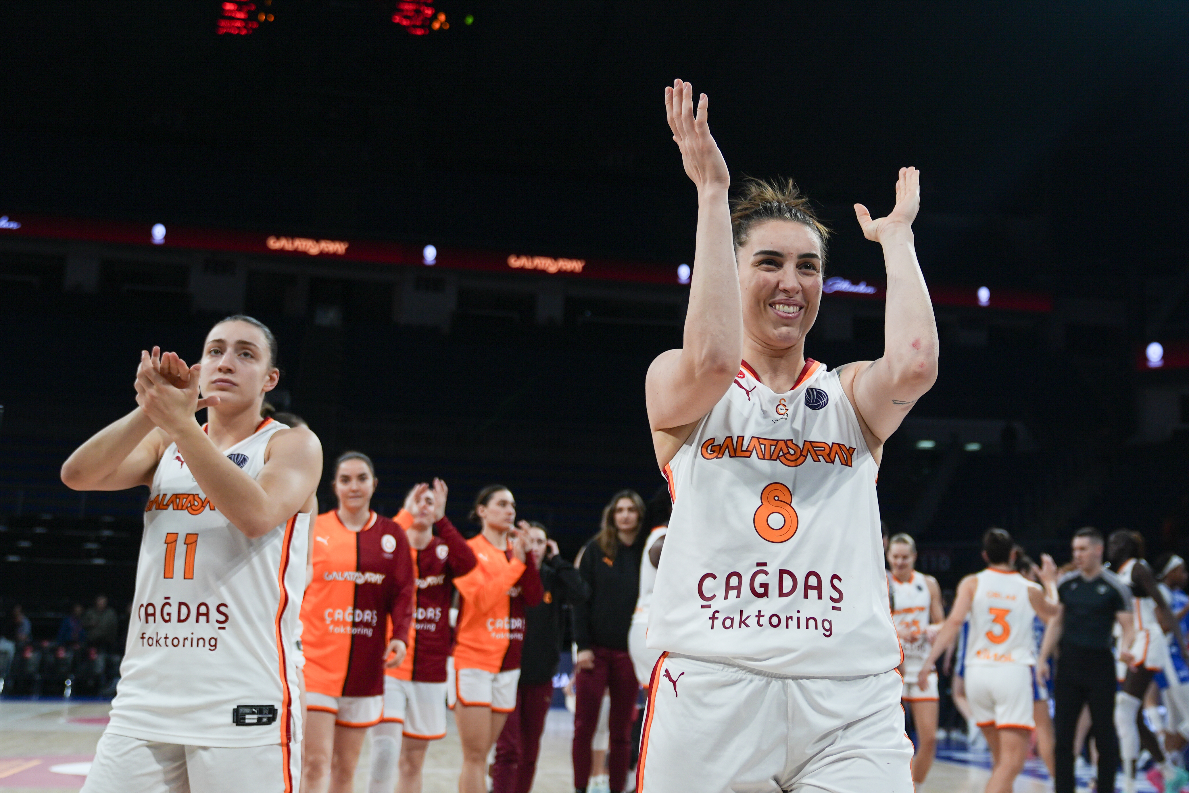 Galatasaray evinde avantajı aldı