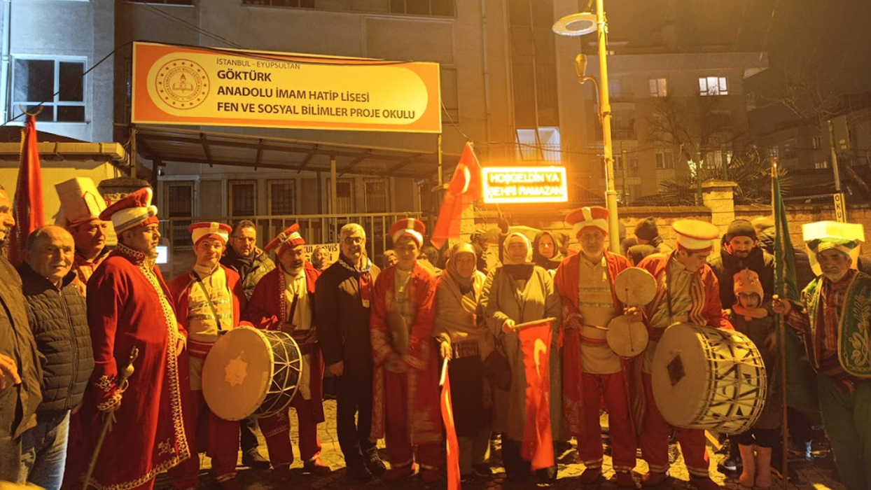 Göktürk'te ramazan coşkusu: Gündüz şenlik, gece fener alayı