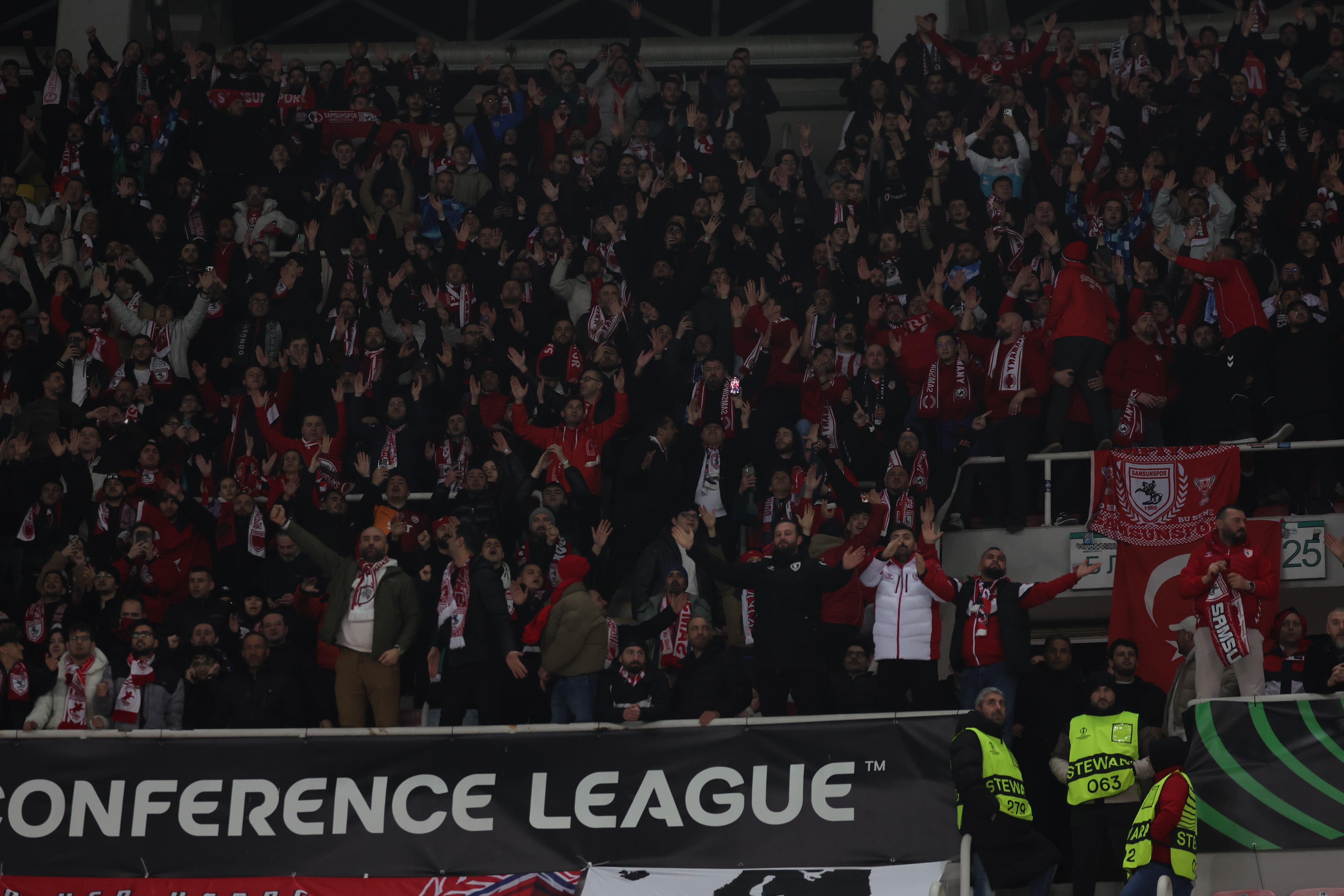 Samsunspor taraftarı deplasmanda takımını yalnız bırakmadı