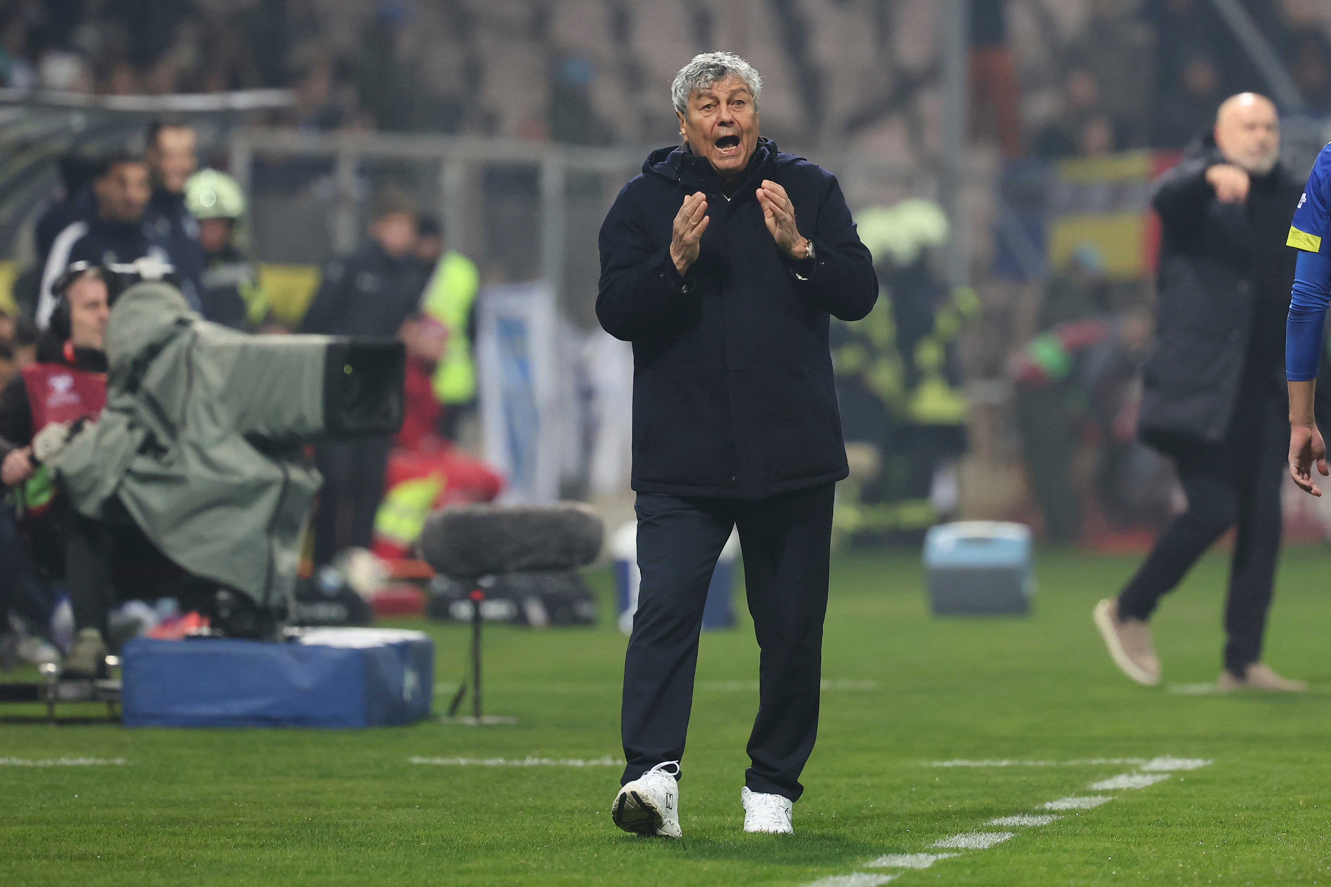 Mircea Lucescu kararını verdi! Romanya'da görevine devam ediyor