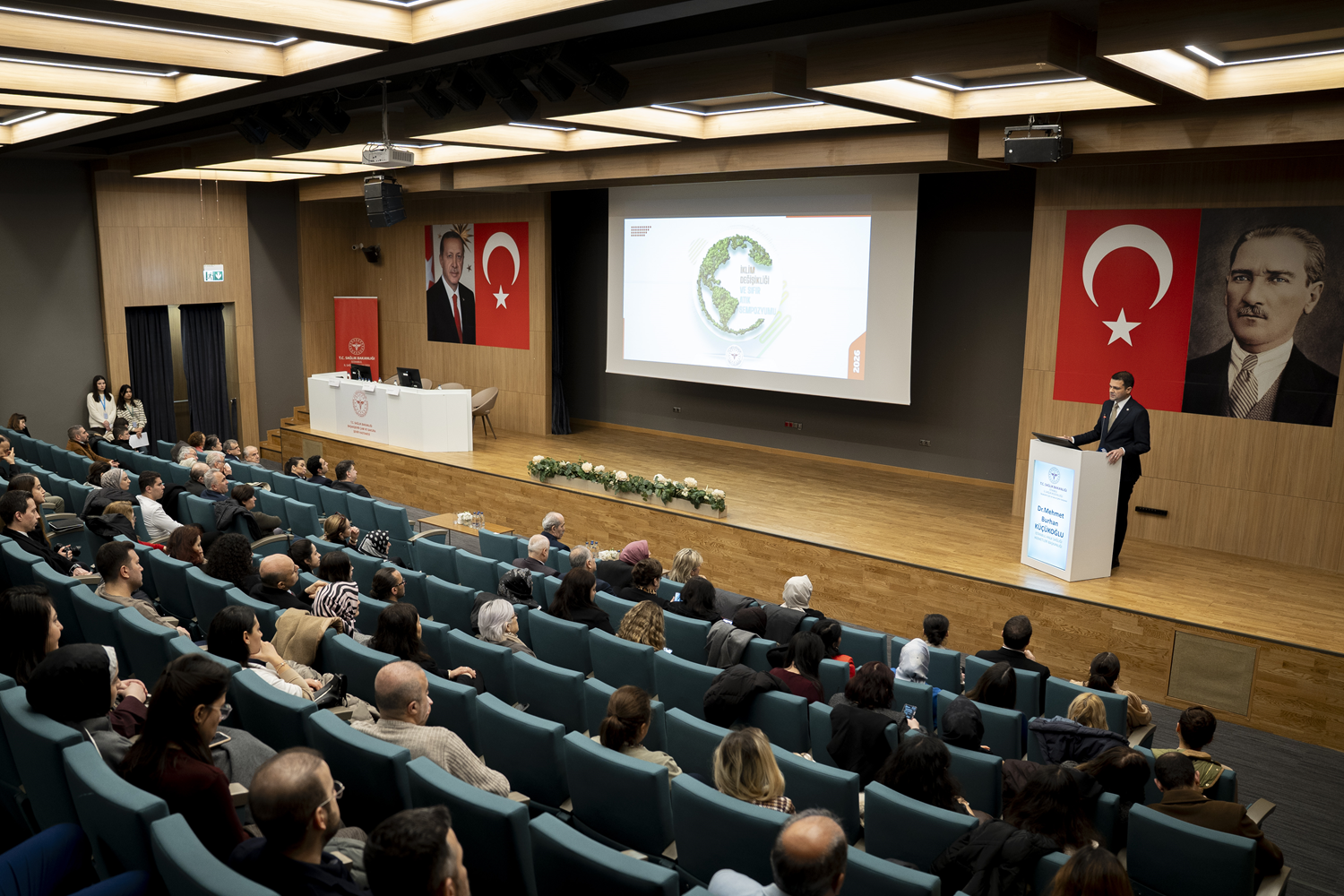 İstanbul'da sempozyum: İklim krizinin sağlığa etkileri masaya yatırıldı