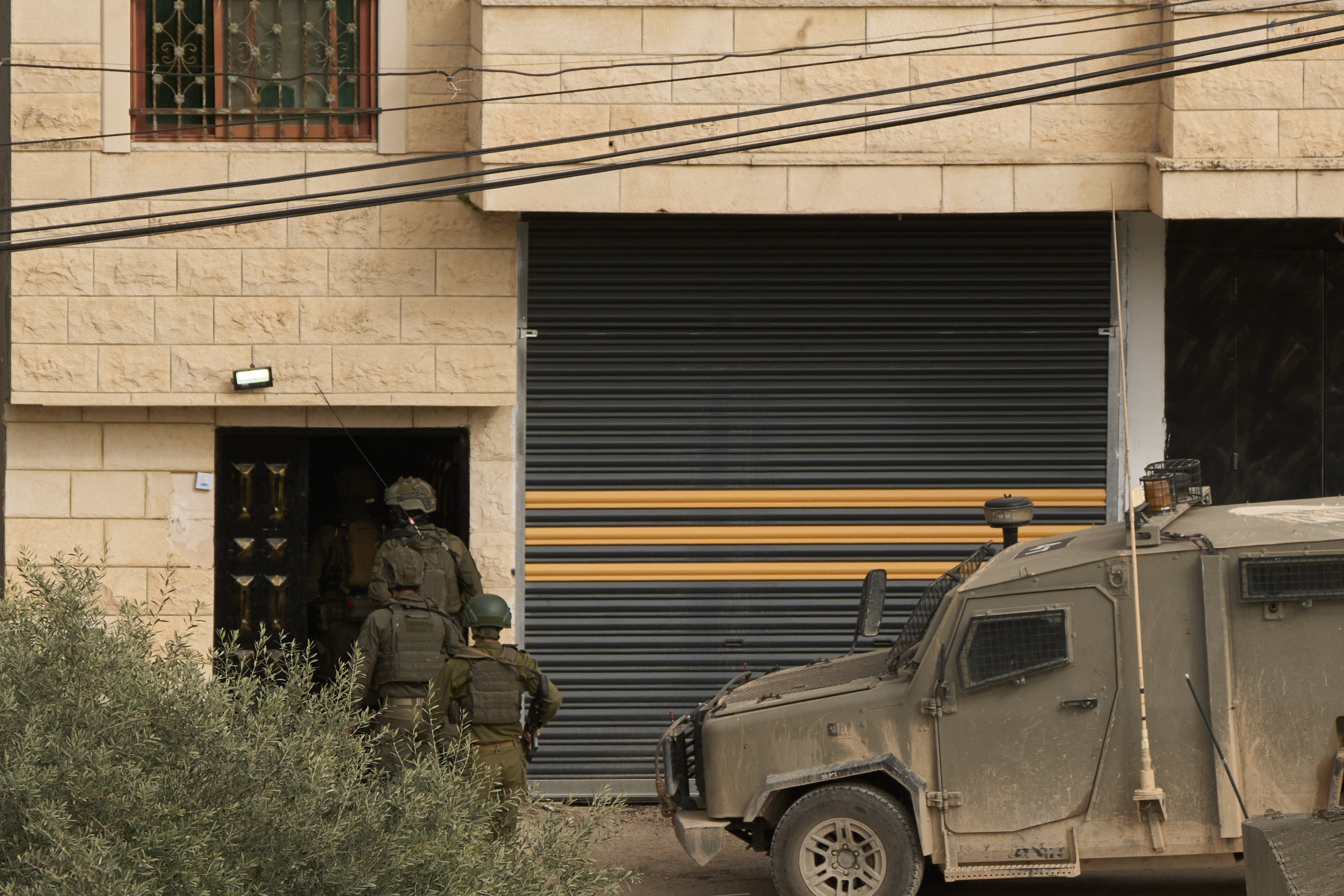 Batı Şeria'da işgalci İsrail zulmü: Filistinli aile yuvasız kaldı