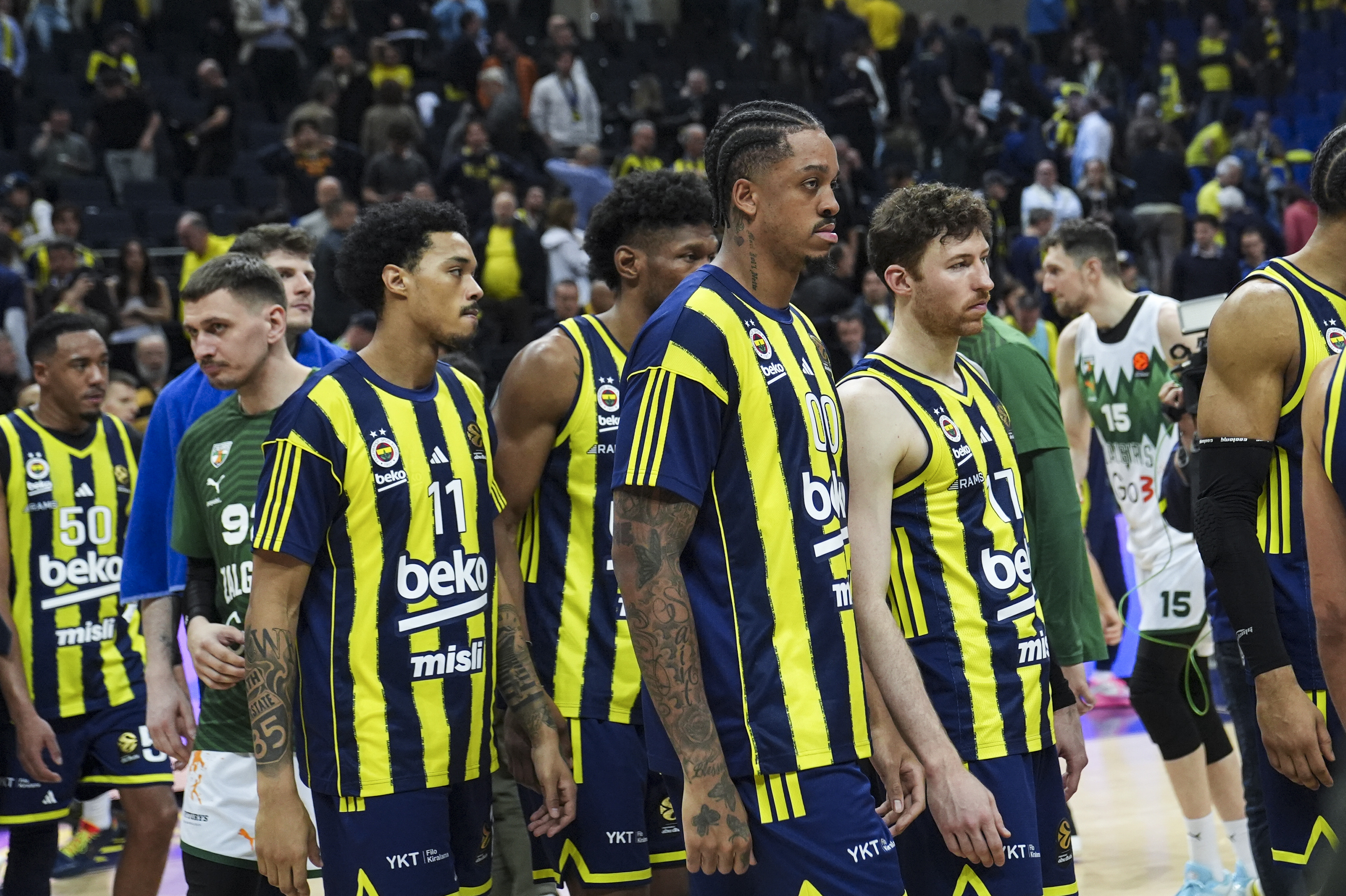 Fenerbahçe yenilgiye rağmen Euroleague'de liderliğini sürdürdü