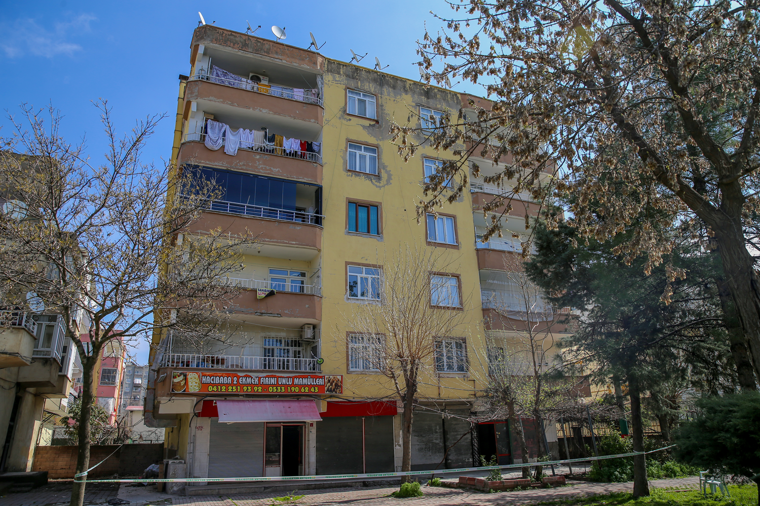 Kolonlardan ses geldi ihbarı: 5 katlı bina boşaltıldı