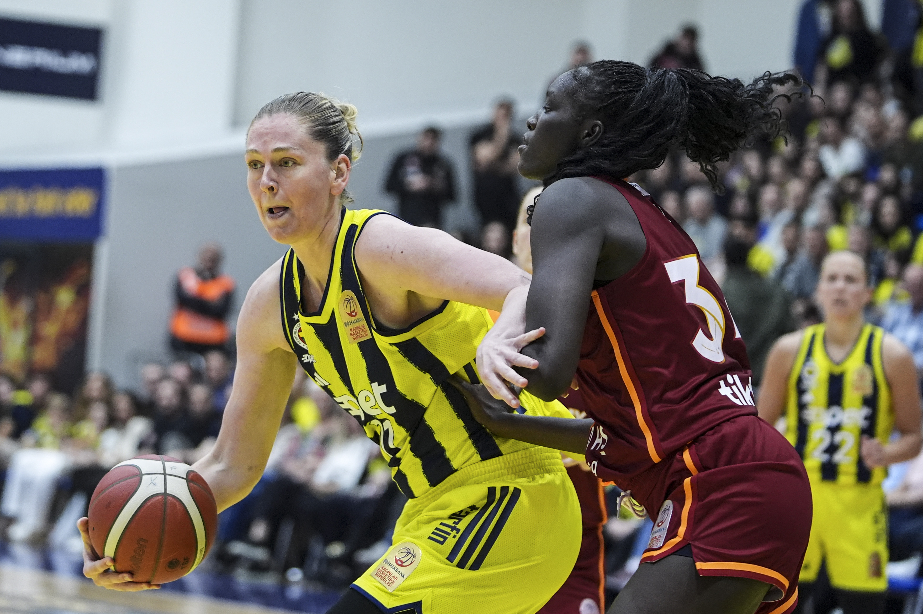 Fenerbahçe Opet final serisinin ilk maçında galip