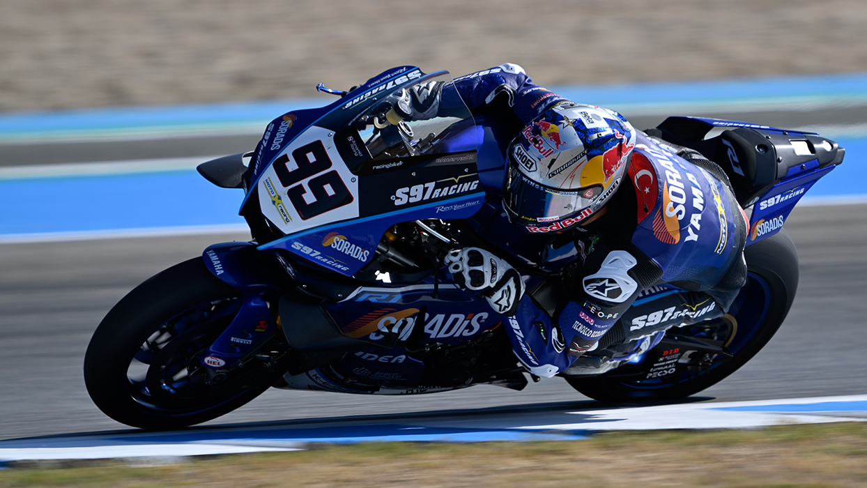 Milli motosikletçi Sofuoğlu'ndan Portimao'da talihsiz kaza