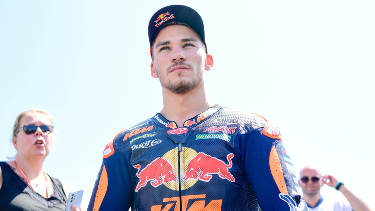 Deniz Öncü ABD'de kaza yaptı ama yarışı tamamladı