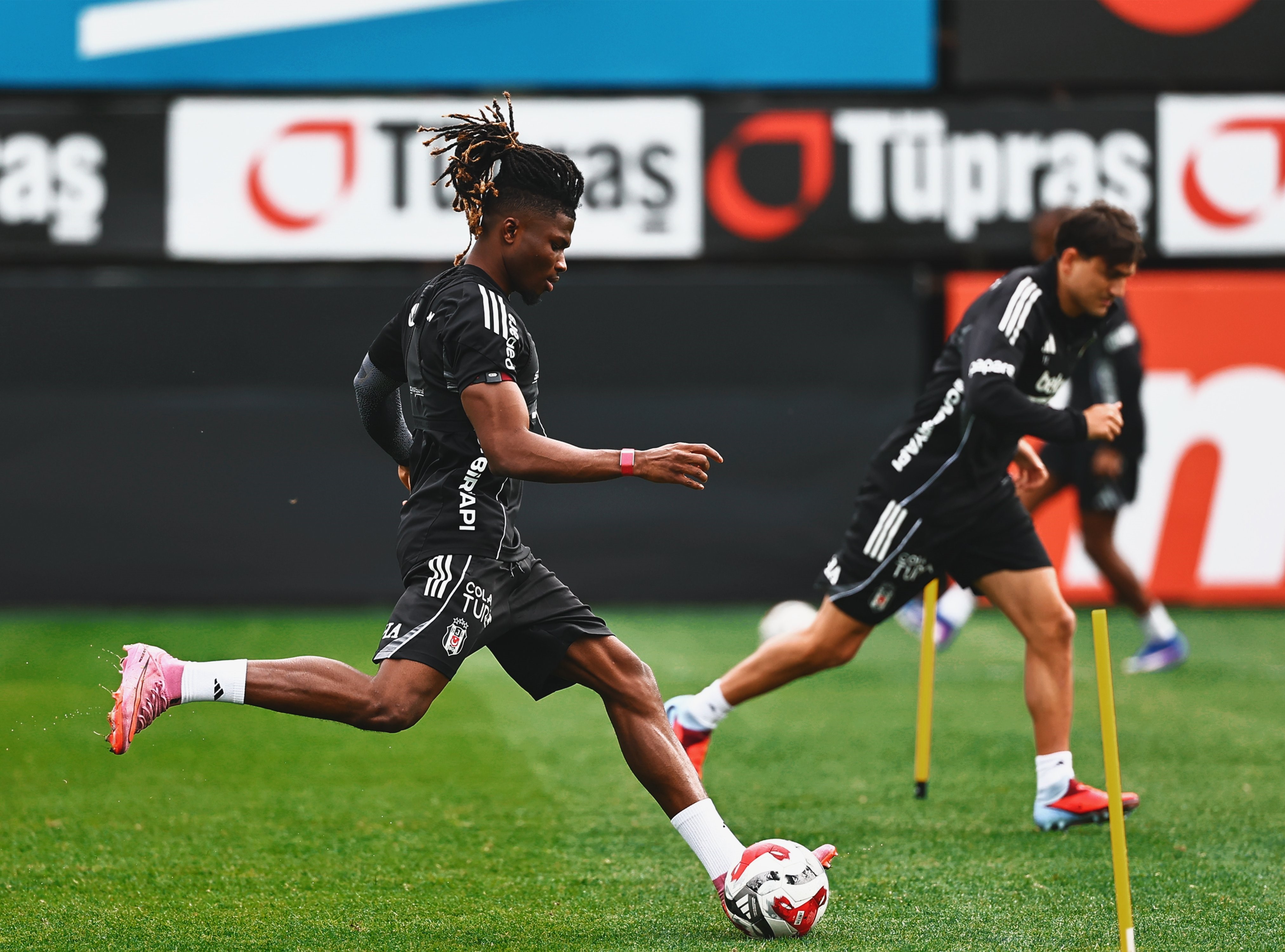 Beşiktaş, Fenerbahçe derbisine hazırlanıyor