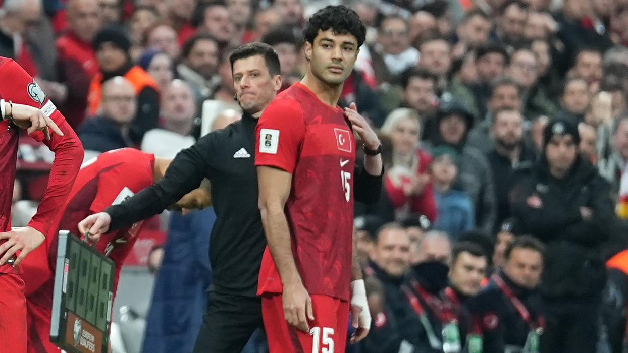 Ozan Kabak, 23 maç sonra milli formayla ilk 11'de