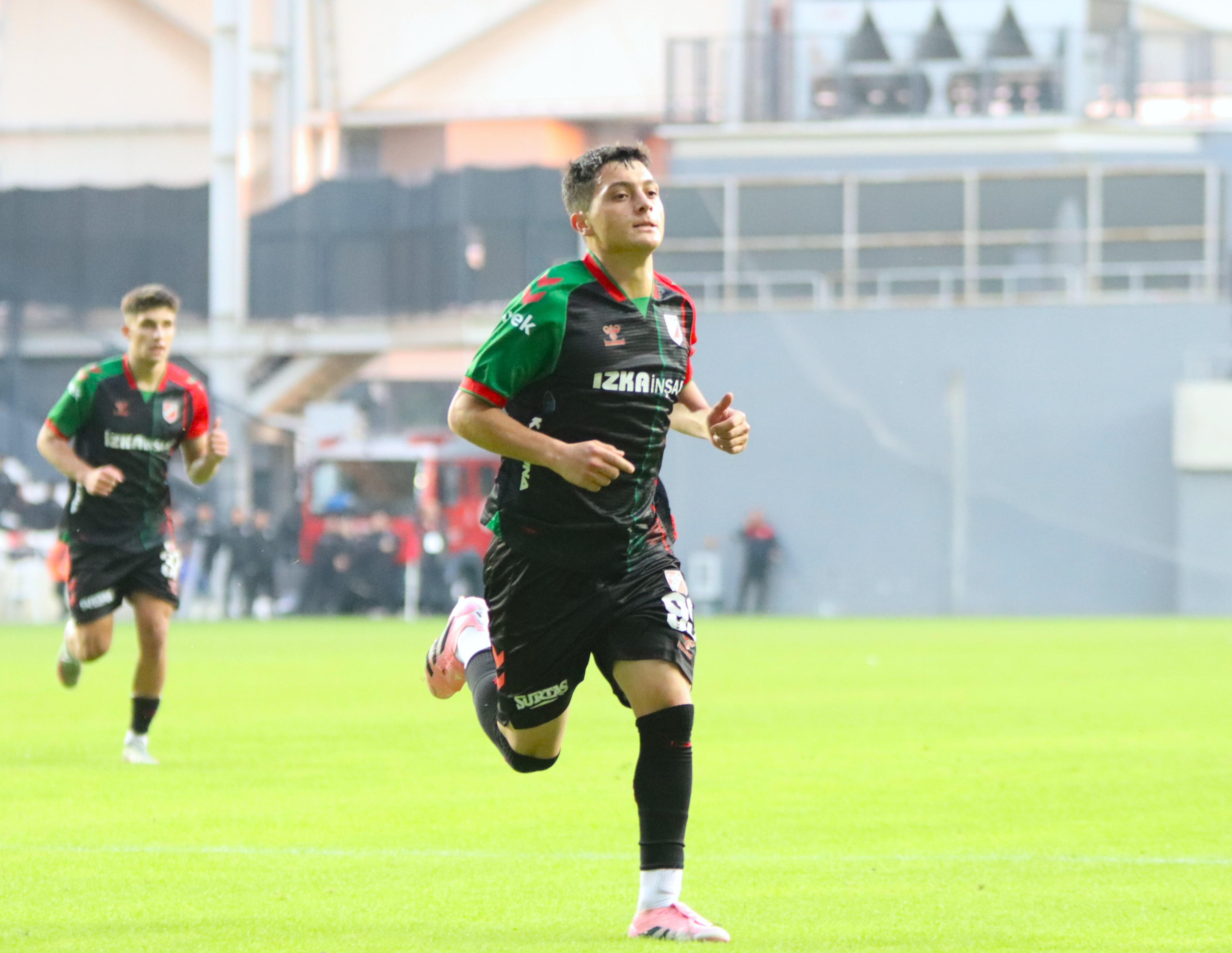 25 maçta 2 gol ve 9 asist! Karşıyaka'da Berat Şahin rüzgarı
