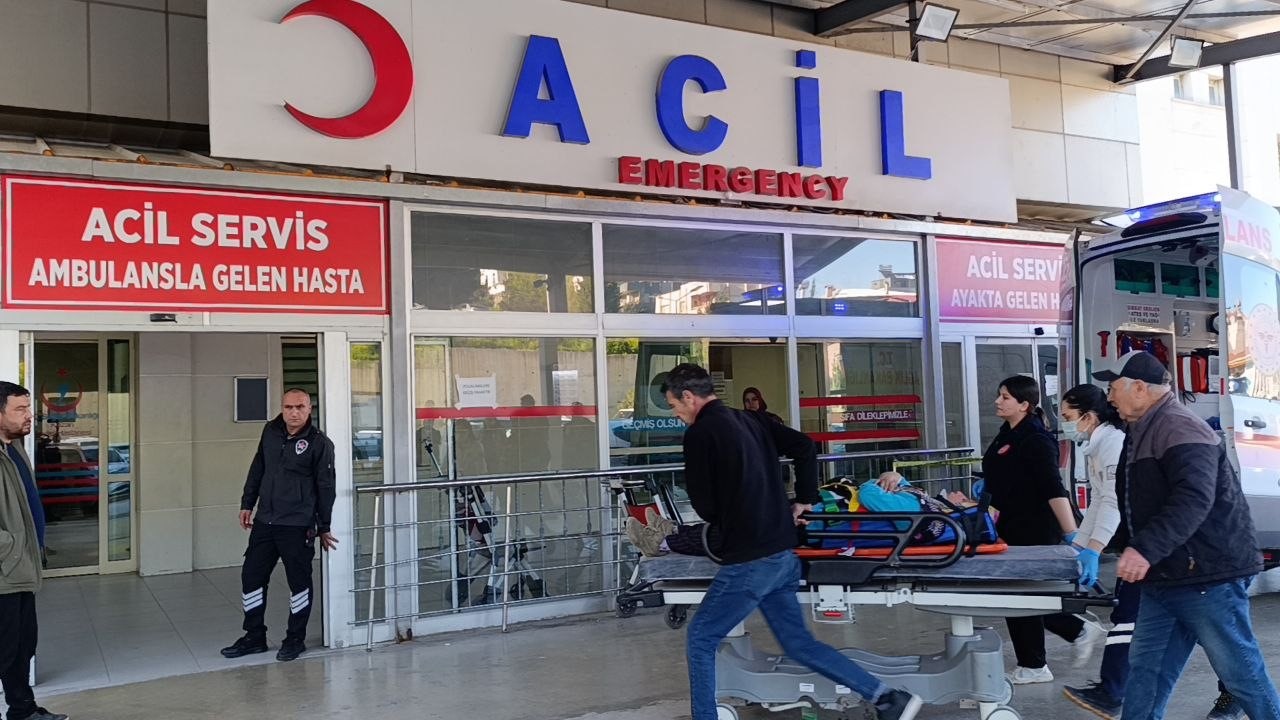 İşçi midibüsü devrildi: Çok sayıda yaralı var