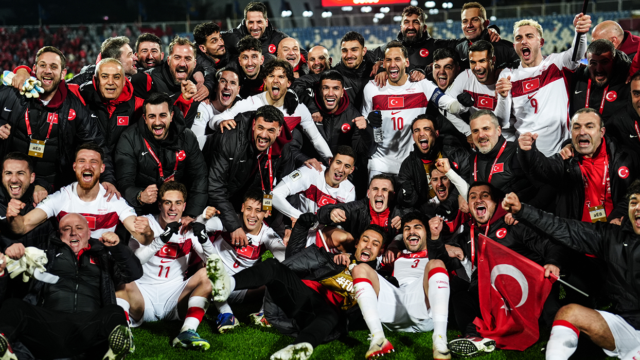 Millilere tebrik mesajları peş peşe geldi