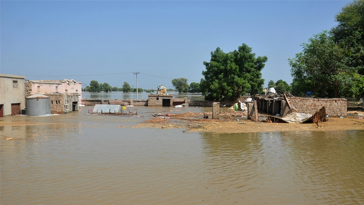 Pakistan'da muson yağmurları can almaya devam ediyor