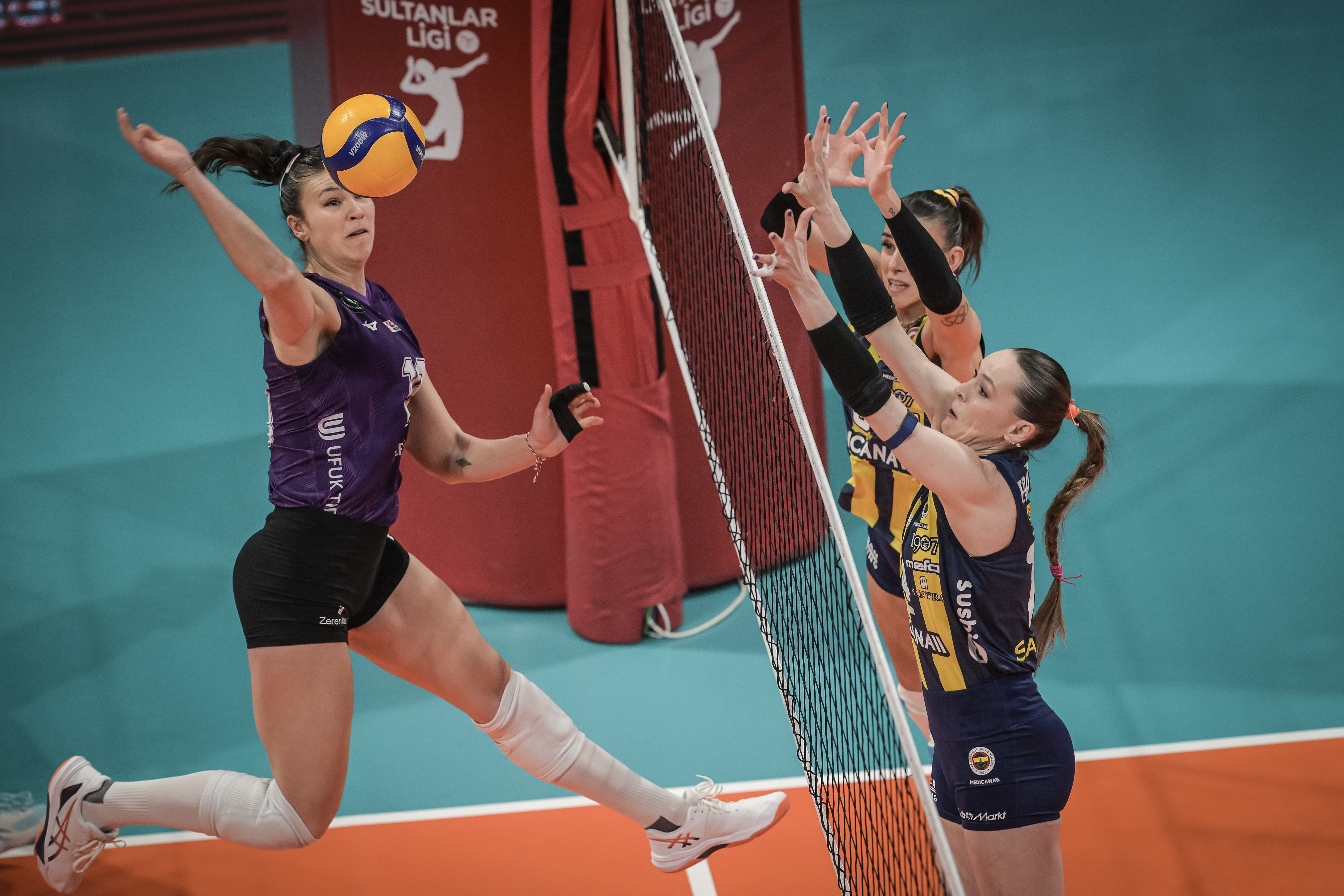 Play-off'ta kritik ikinci maçlar kapıda: Kazanan finale çıkıyor