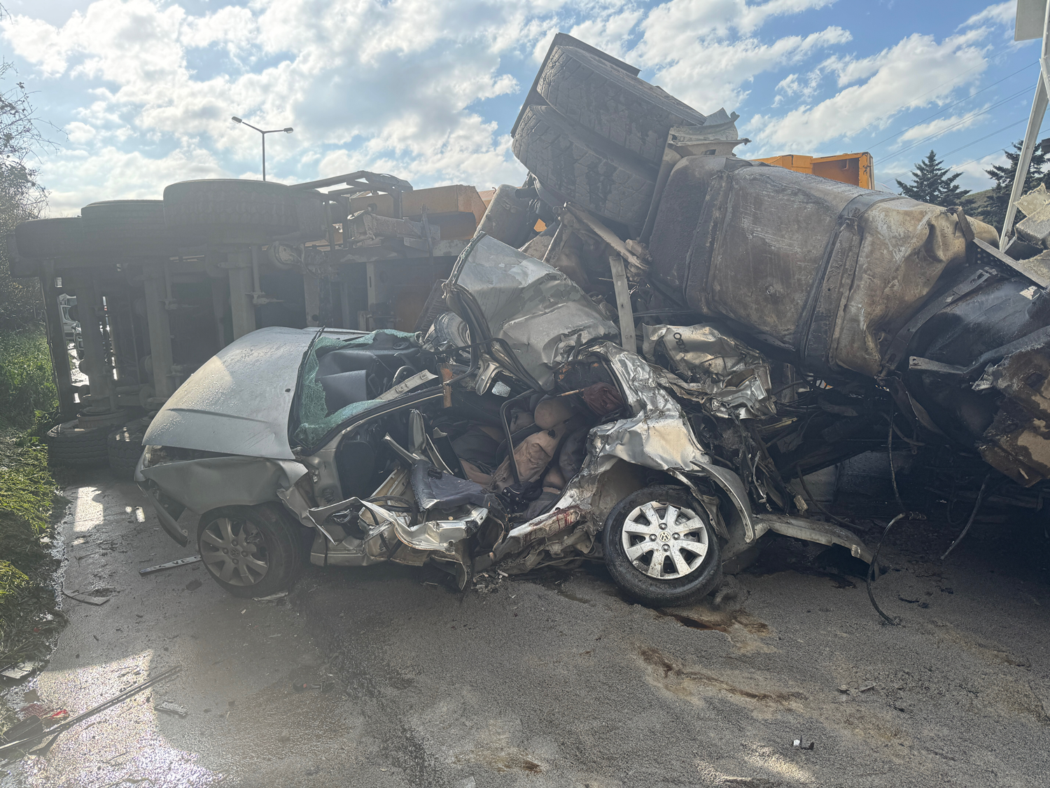 Anadolu Otoyolu'nda feci zincirleme kaza: 2 kişi hayatını kaybetti